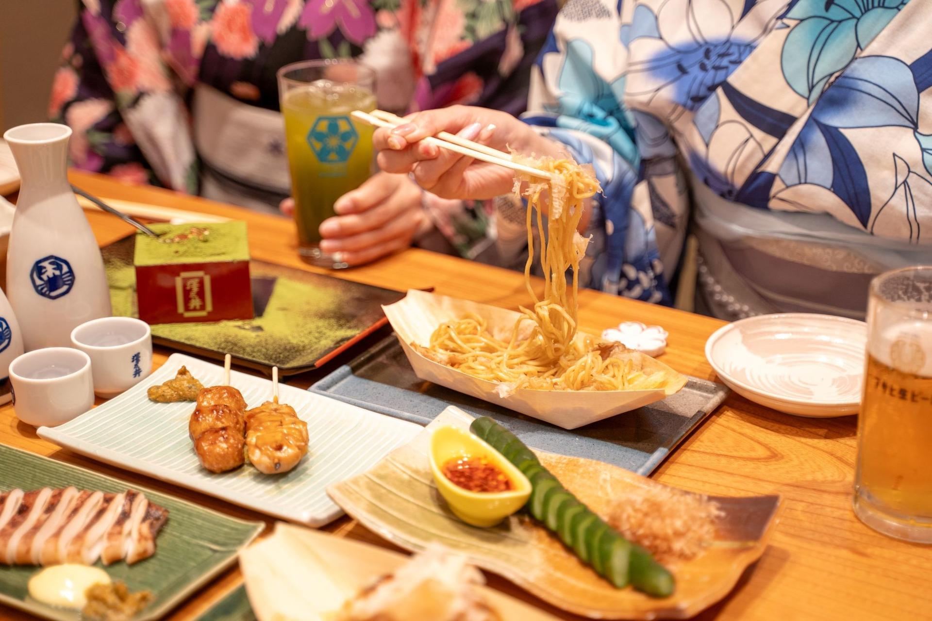 Bon Dance IZAKAYA in Shinjuku, Tokyo - Thumbnail 7