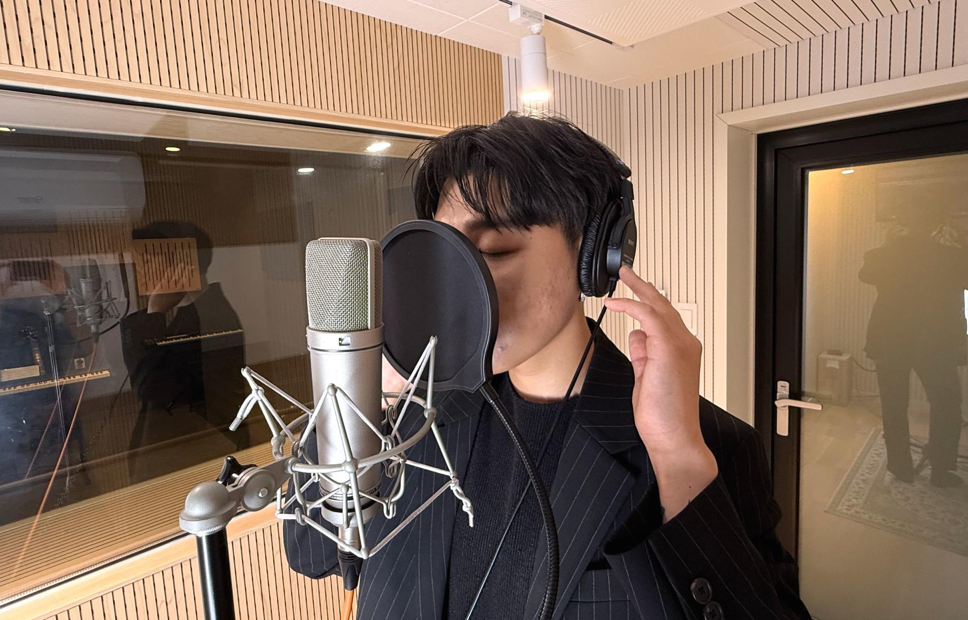 Authentic K-Pop Recording in a Professional Seoul Studio - Thumbnail 10