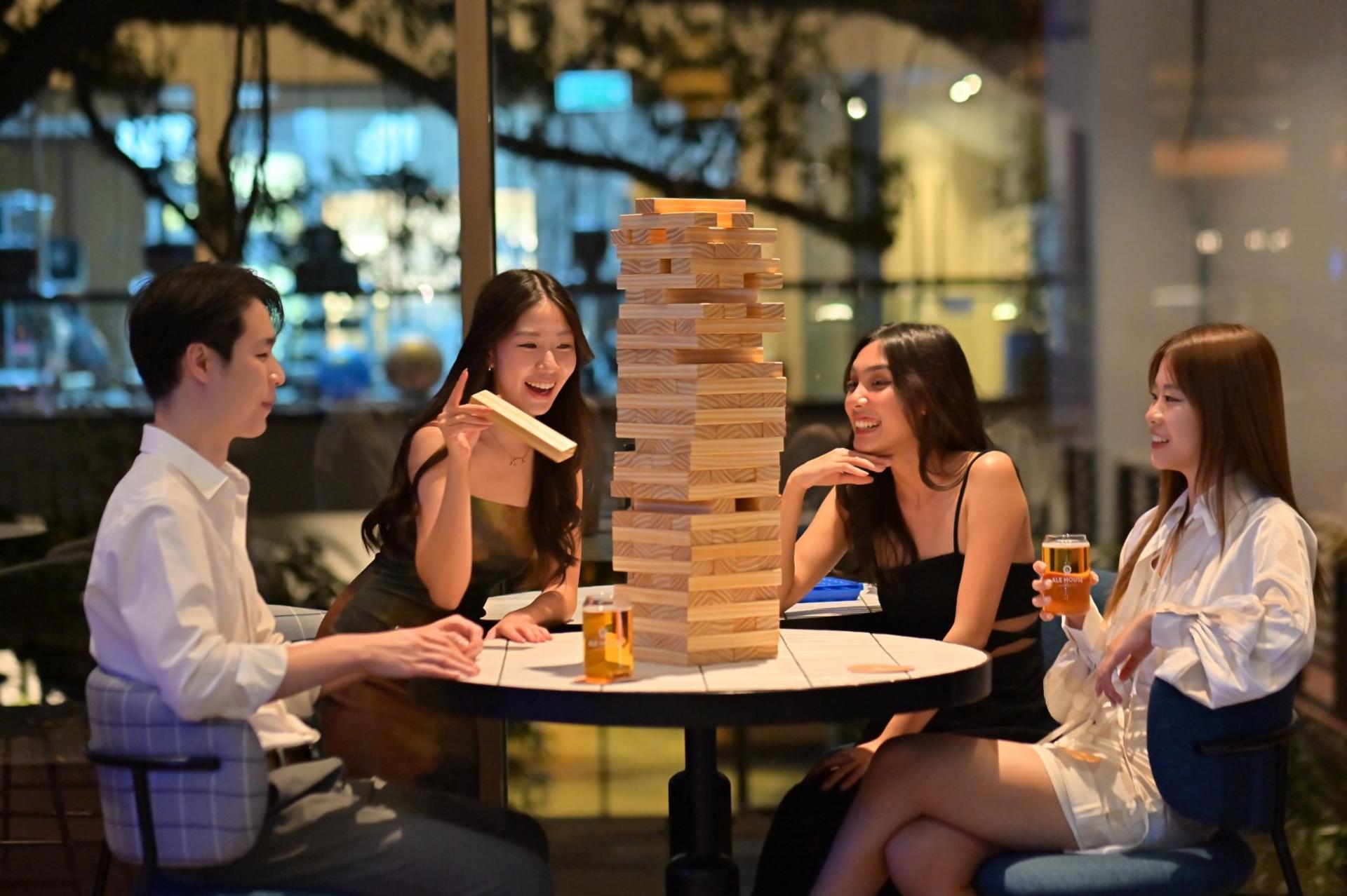 Ale House - Riverside Bar at Millennium Hilton Bangkok - Thumbnail 7
