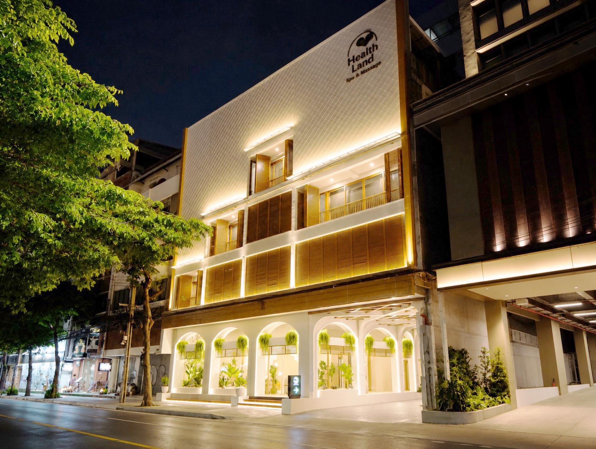 Health Land Spa at Surawong in Bangkok - Image 1