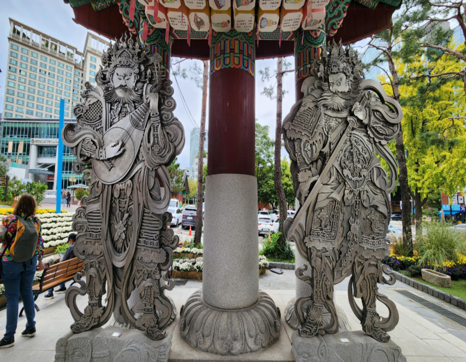 Roots of Seoul Walking tour: Jongmyo, Jogyesa & Gwangjang Market - Thumbnail 45
