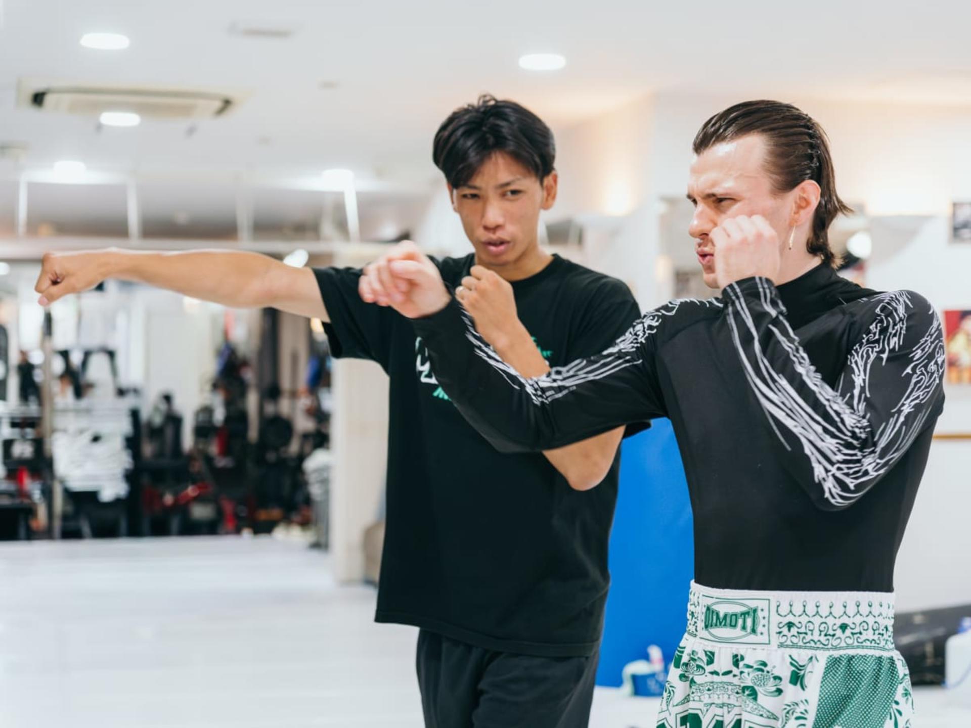 [Experience Tours Osaka]: Kickboxing with Pro Fighters - Thumbnail 11