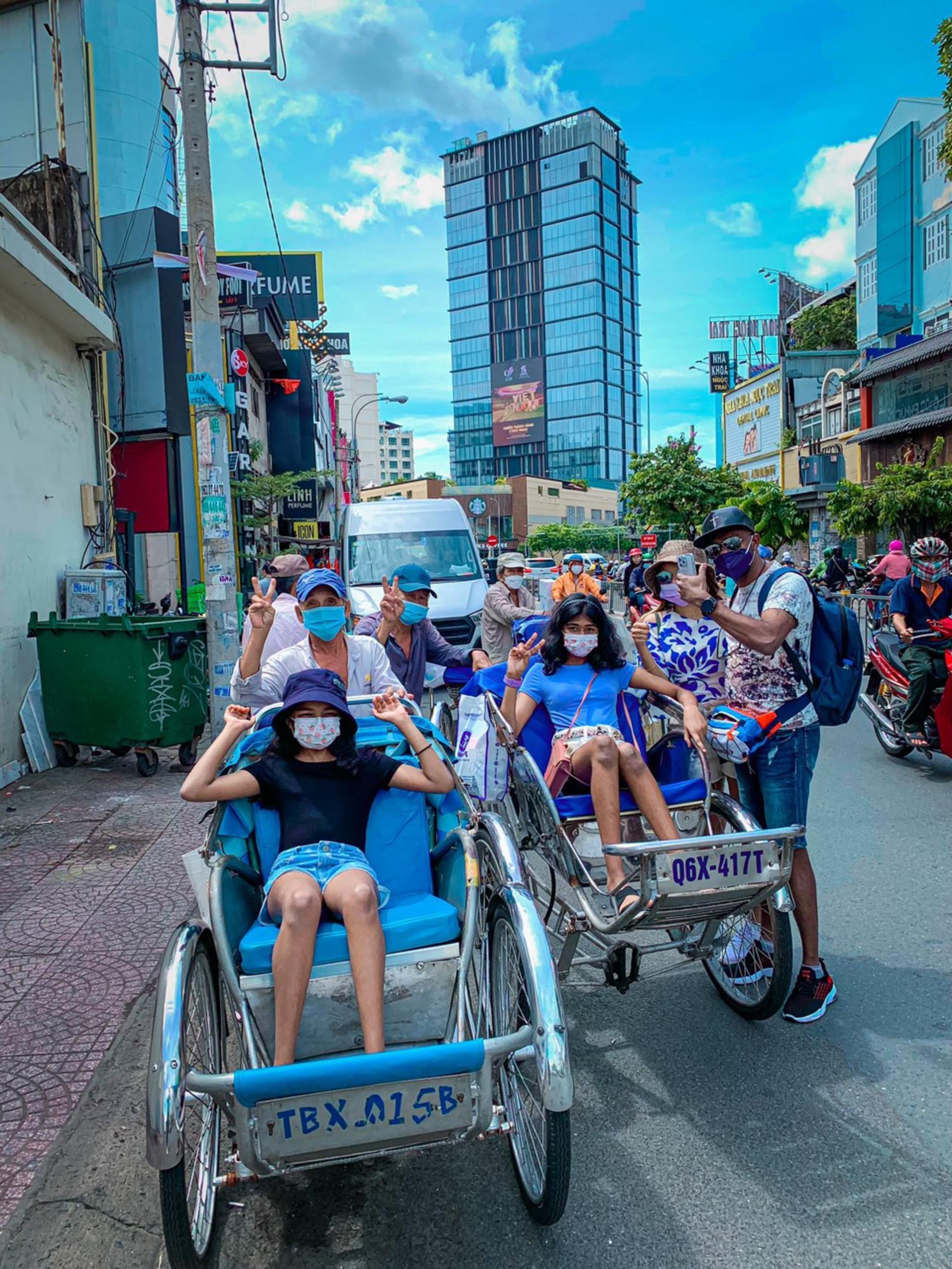 Saigon Cyclo Half Day Tour - Thumbnail 6