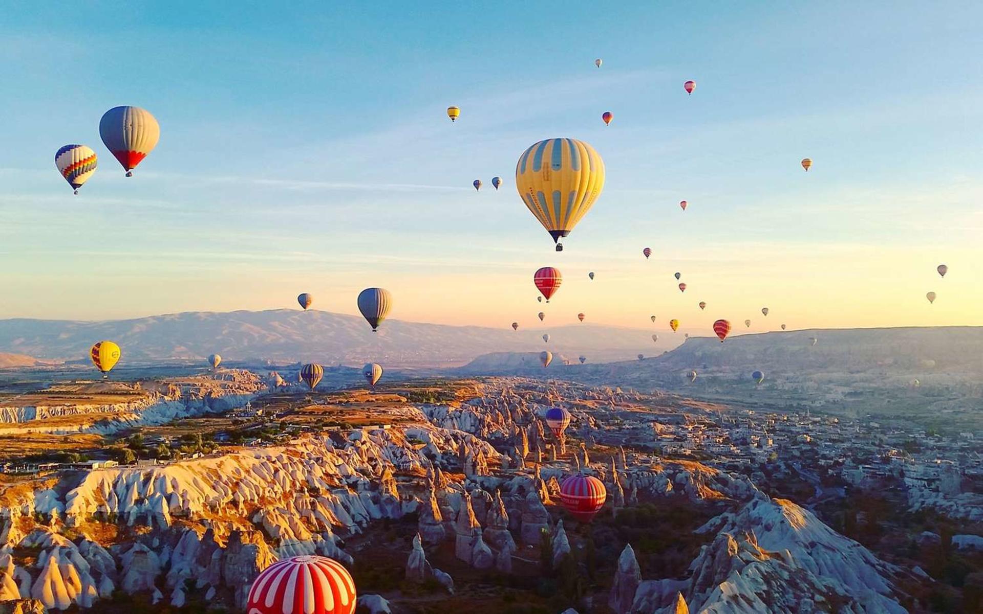 4 Days Istanbul and Cappadocia Tour w/cave hotel+optional balloon - Image 1