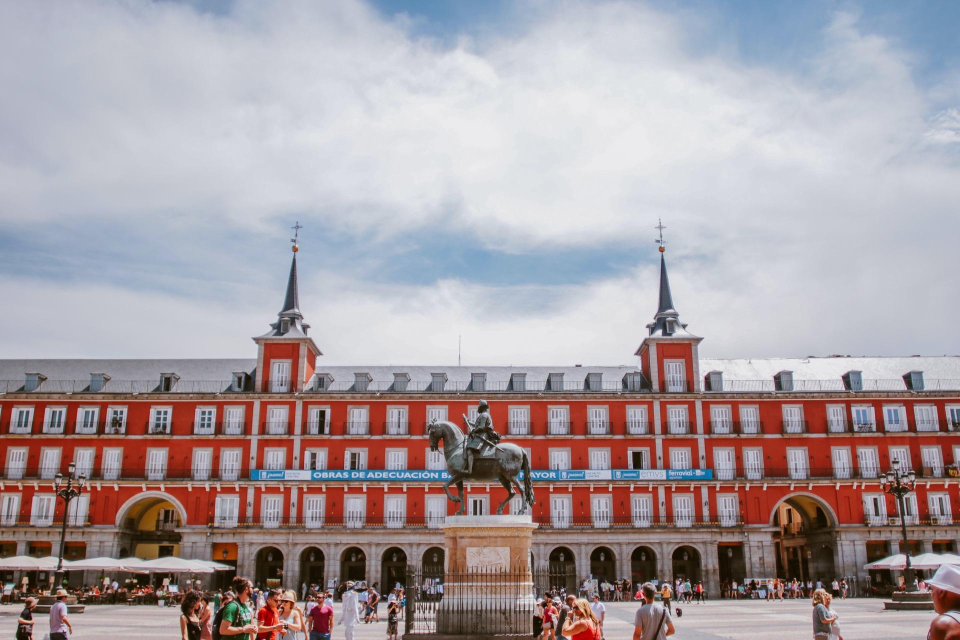 Madrid Evening Tour with Flamenco Show and Optional Tapas - Thumbnail 3
