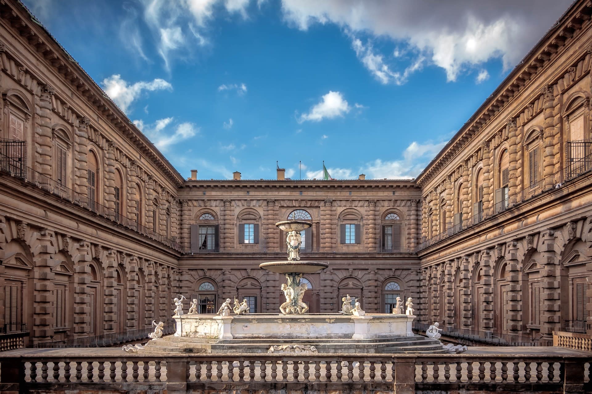 Pitti Palace Tour in Florence - Image 1