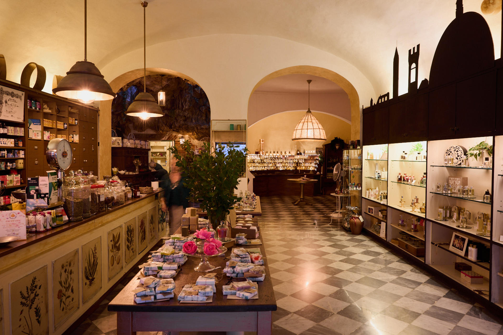 Perfume Masterclass and Sensory Experience in Florence - Thumbnail 4