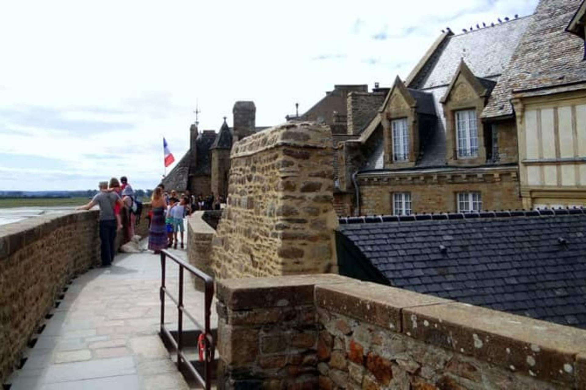 2D1N Mont Saint-Michel and Loire Valley Chateaux Tour from Paris - Thumbnail 3