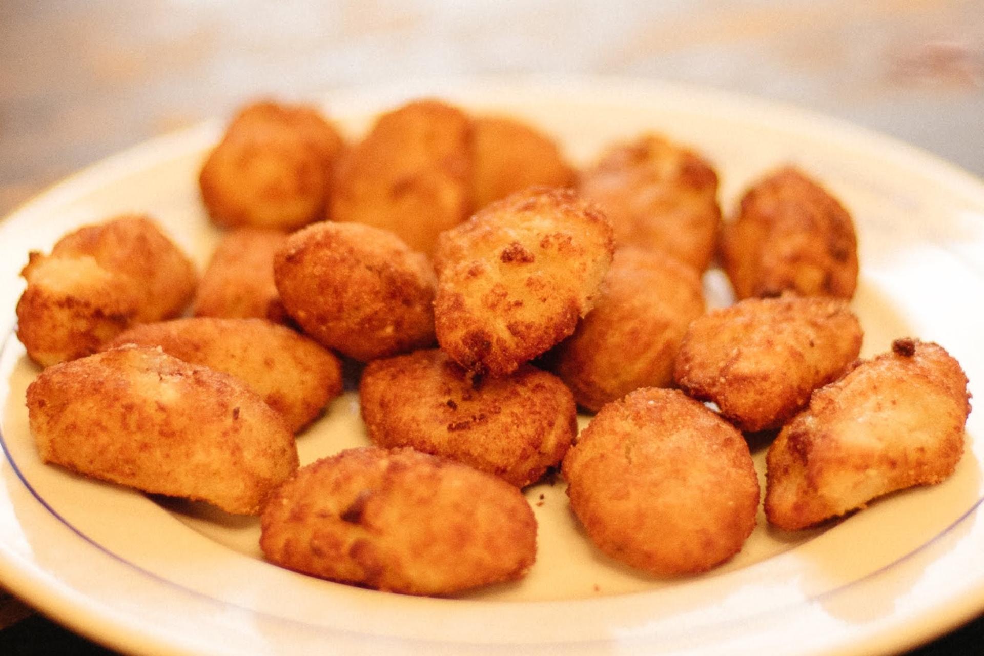 Tapas, Taverns, and History Tour in Seville - Thumbnail 2