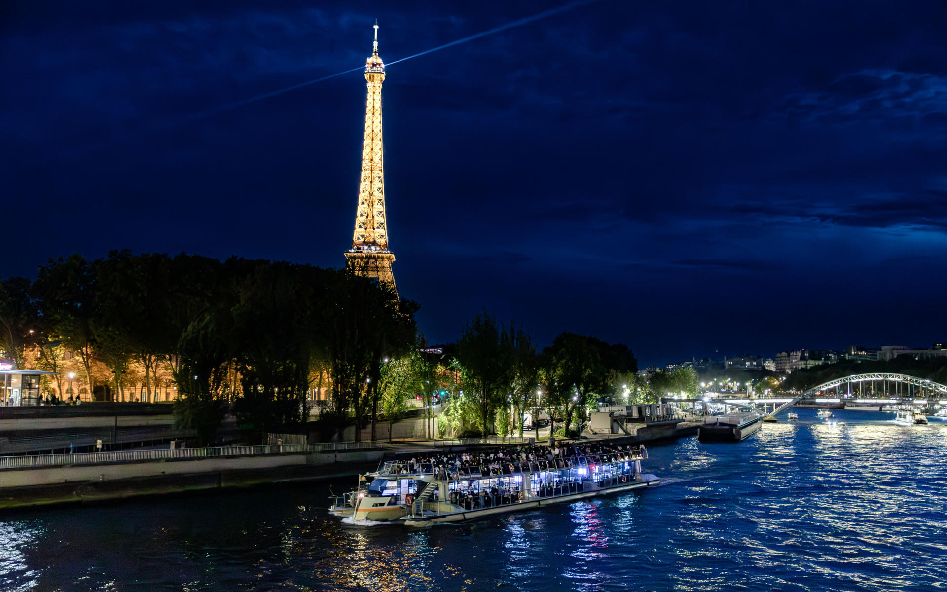 Eiffel Tower Dinner, Seine Cruise, and Moulin Rouge Show Experience - Thumbnail 7
