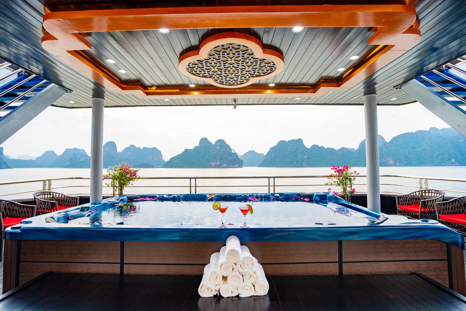 Arcady Premium Day Cruise: Ha Long Bay with Sung Sot & Ti Top - Thumbnail 10