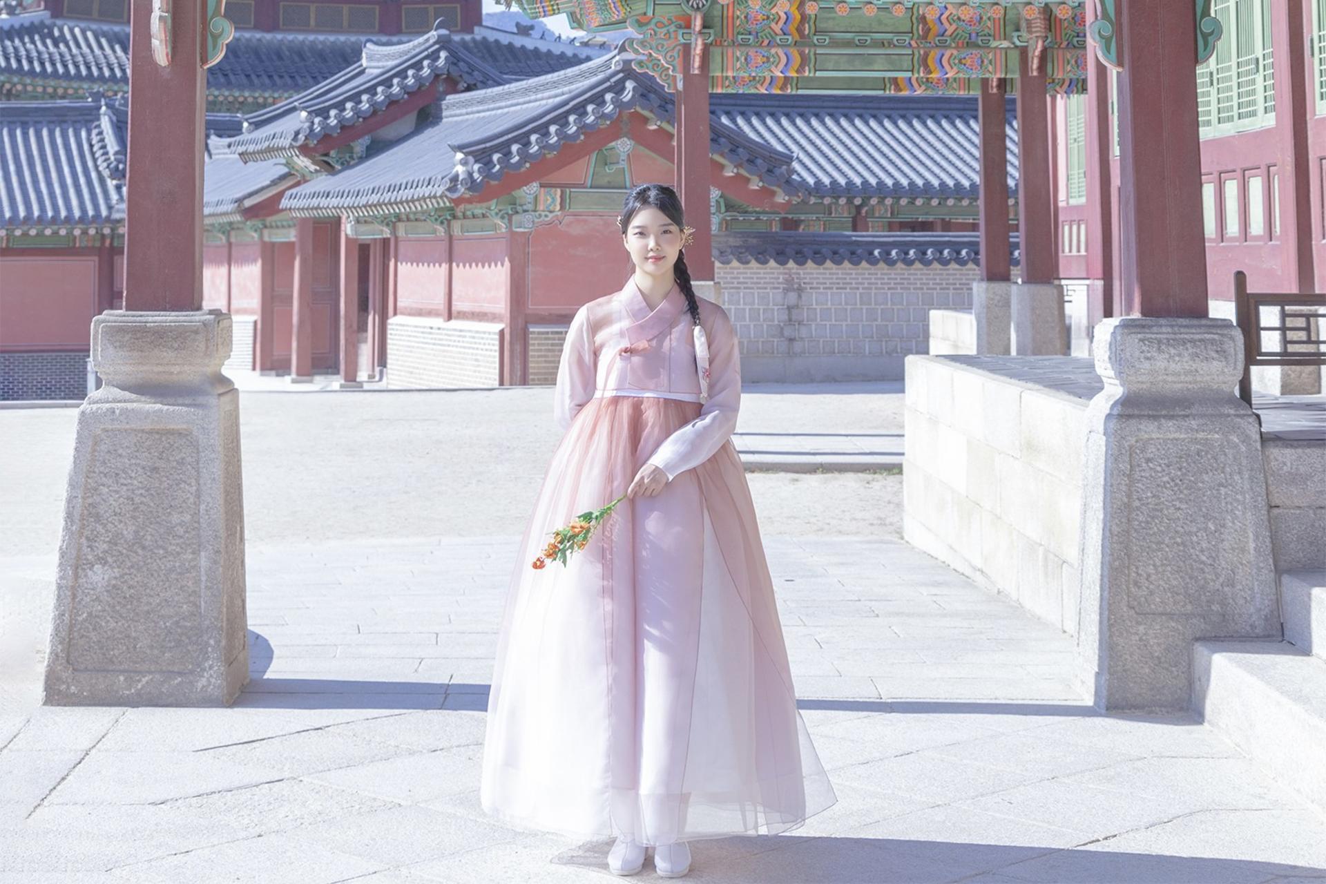 [NAYEHANBOK] Hanbok Rental & Palace Photoshoot at Gyeongbokgung - Image 1