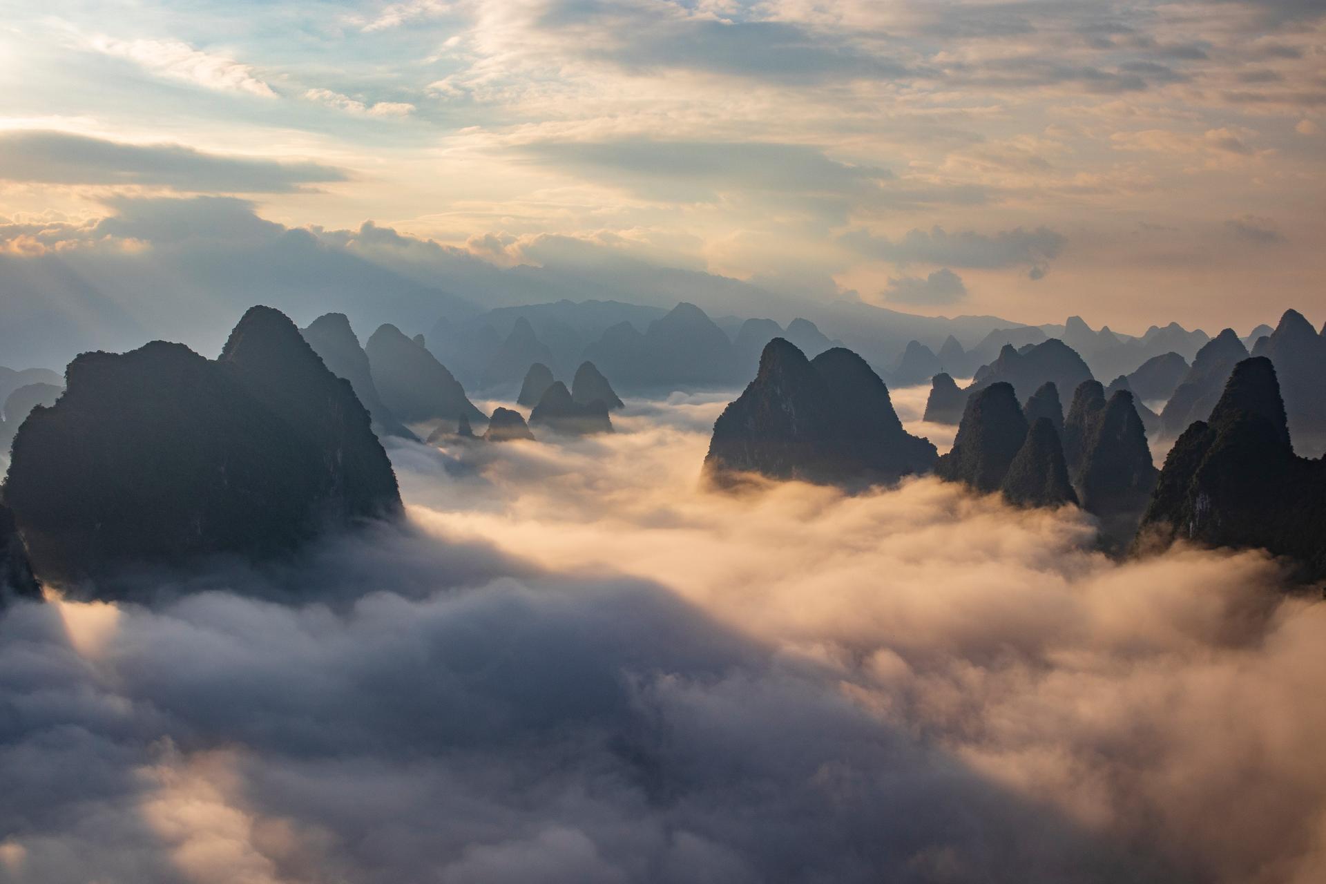 Viewing the Li River from the peak, a half-day leisurely stroll at Xianggong Mountain - Thumbnail 5