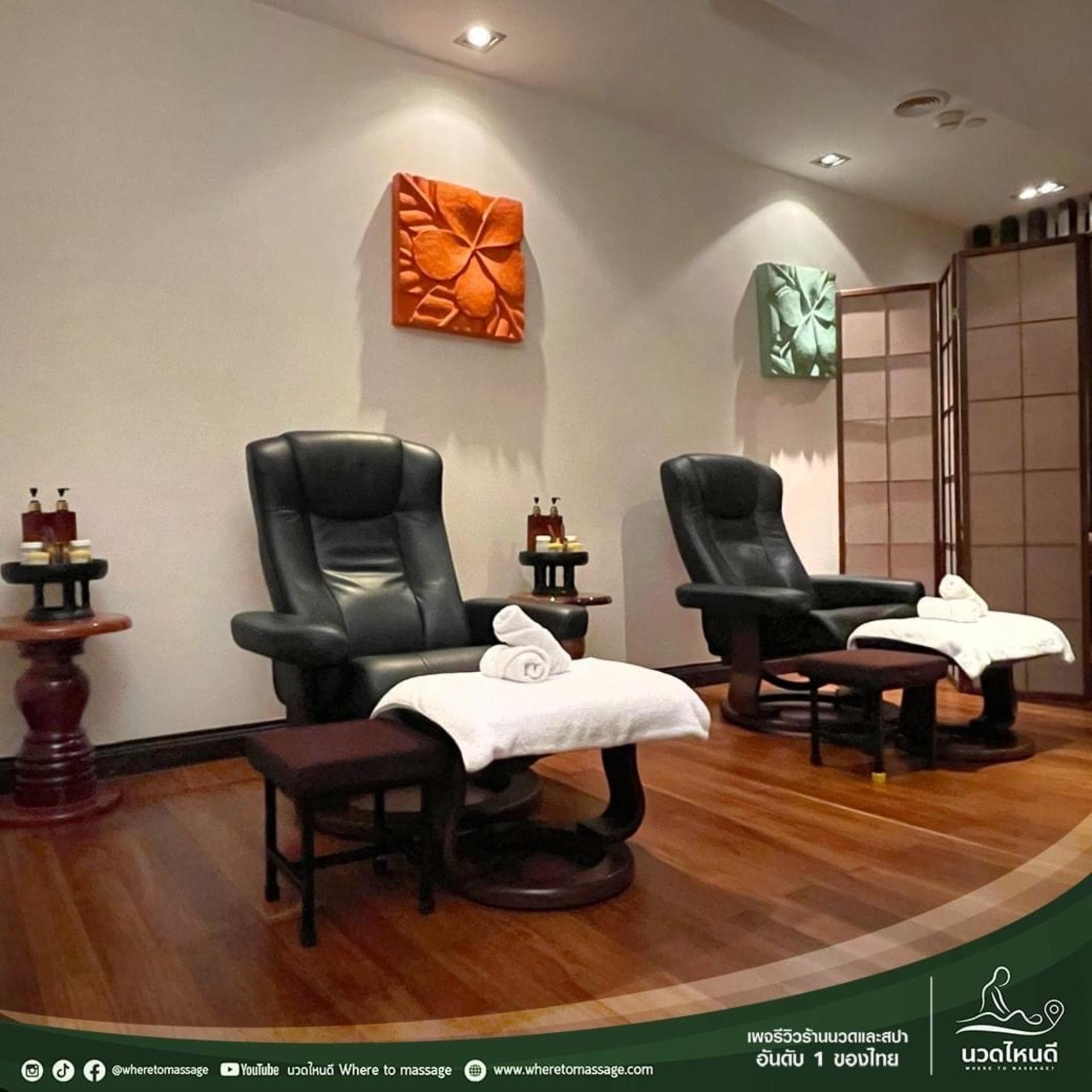 Lek Massage and Spa at BTS Saladaeng Branch Experience in Bangkok - Thumbnail 6