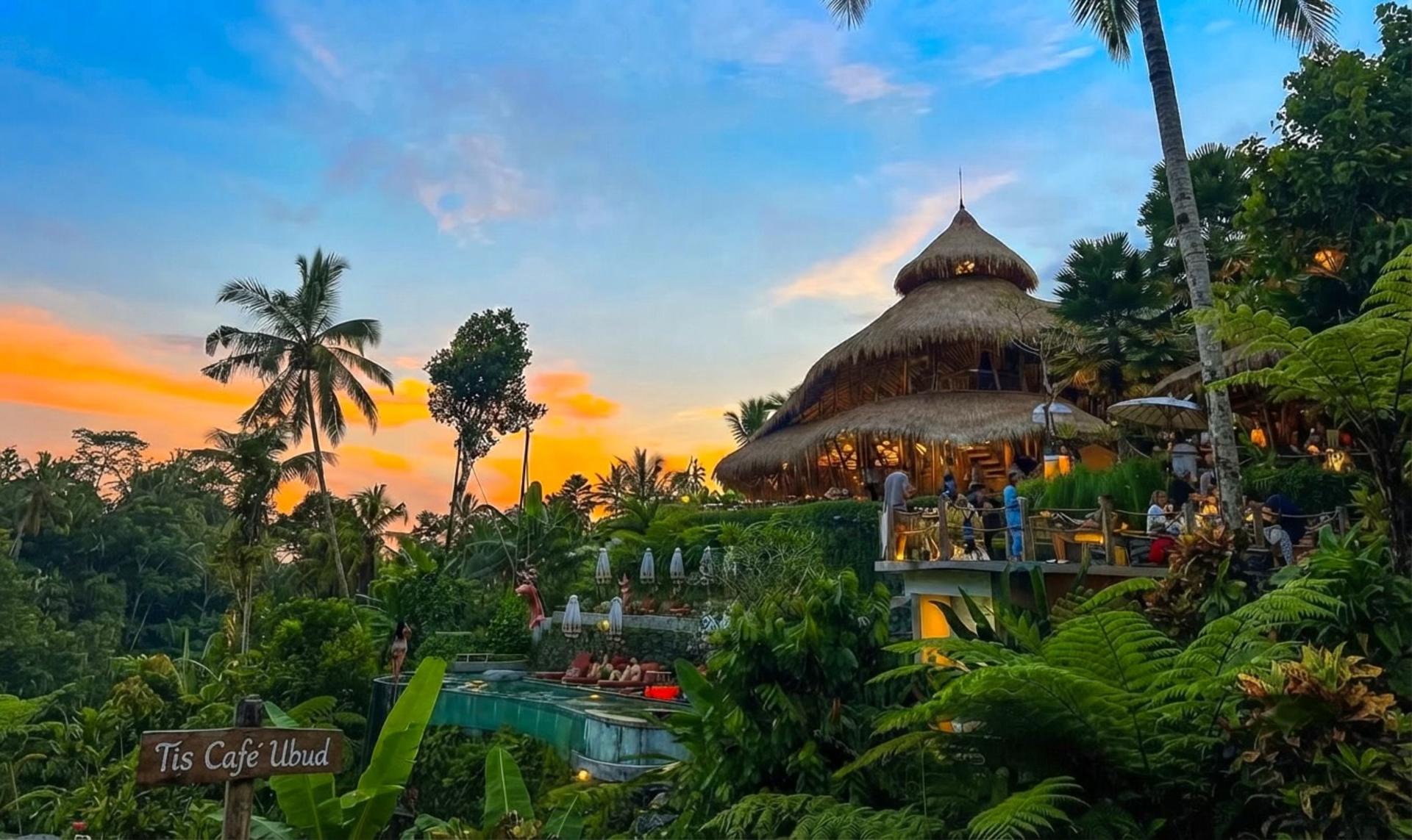 Ubud Sightseeing & Istagramable Culinary Cafe tour with Photographer - Image 1