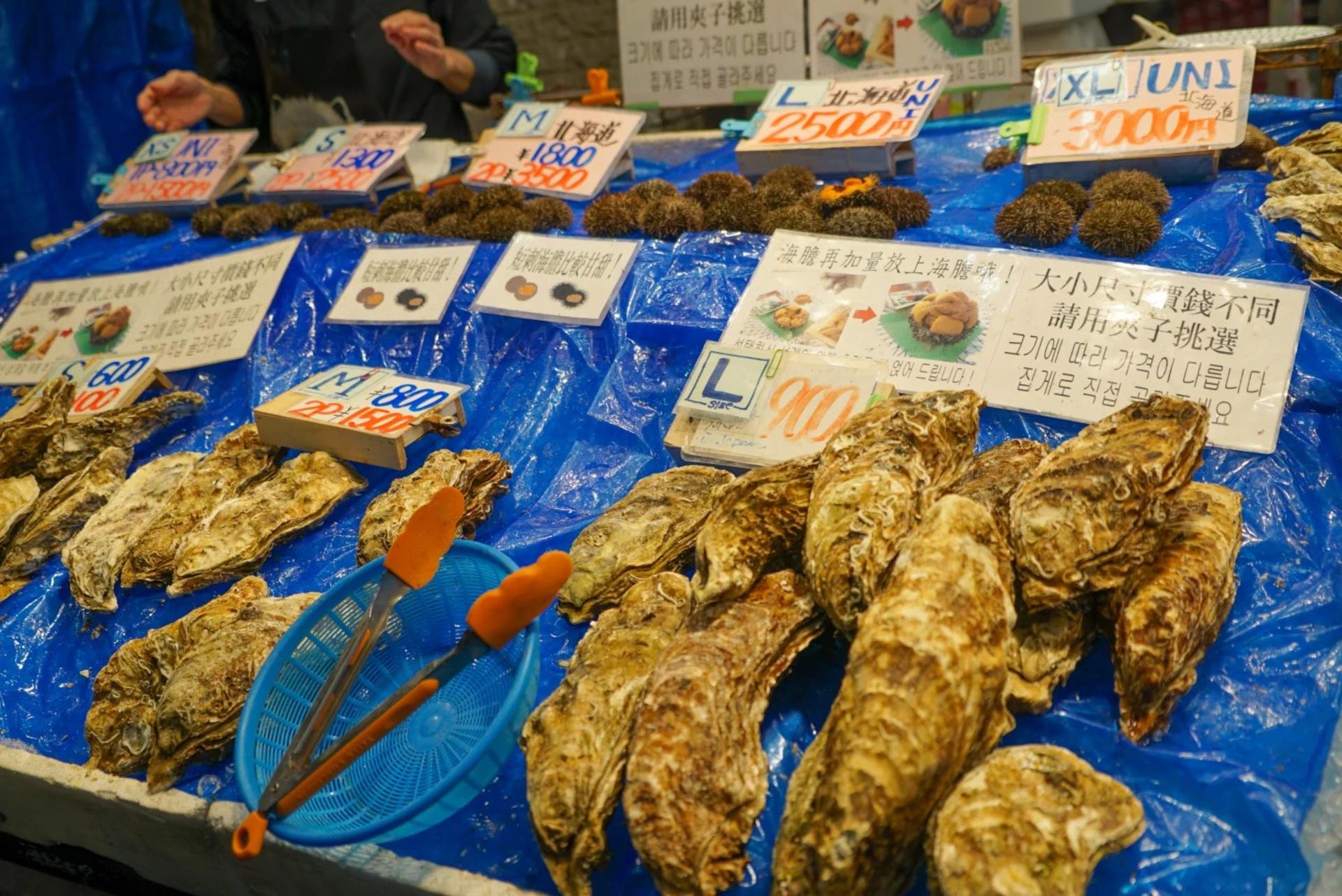 Kuromon Market Half Day Food Walking Tour in Osaka - Thumbnail 5