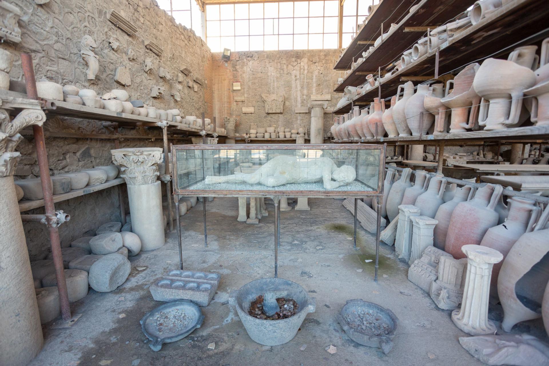 Pompeii and Its Ruins Day Trip with Transfer from Rome - Thumbnail 7