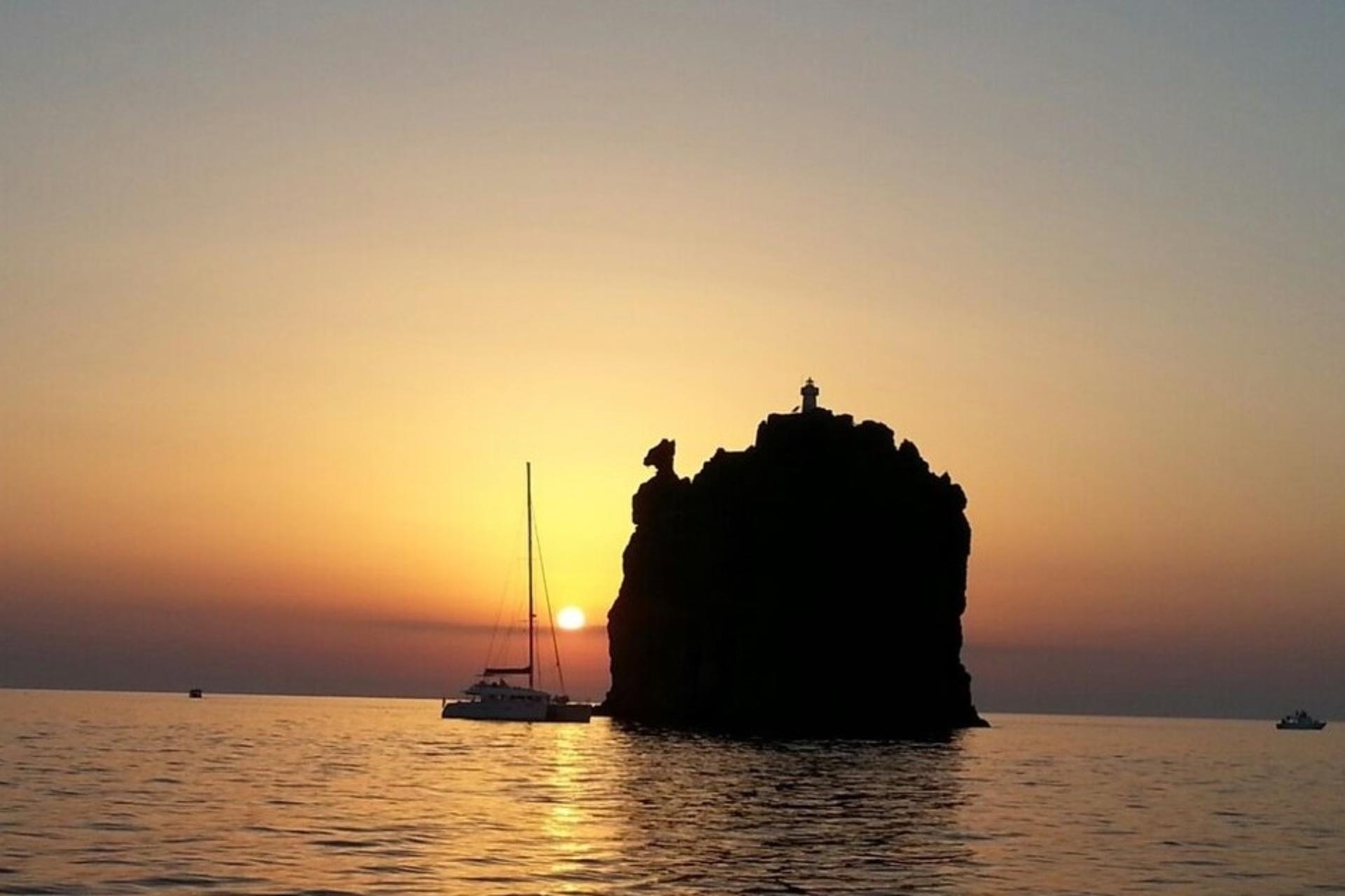 Vulcano, Panarea, and Stromboli one day tour from Lipari - Thumbnail 4