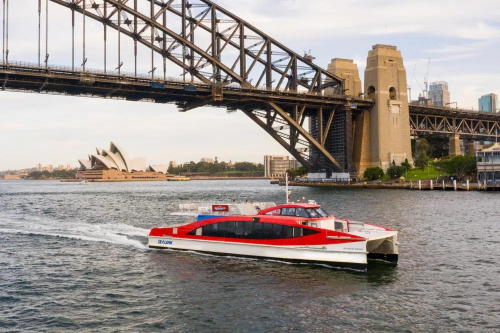1.5 Hour Sydney Harbour Sightseeing Cruise Tour - Image 1