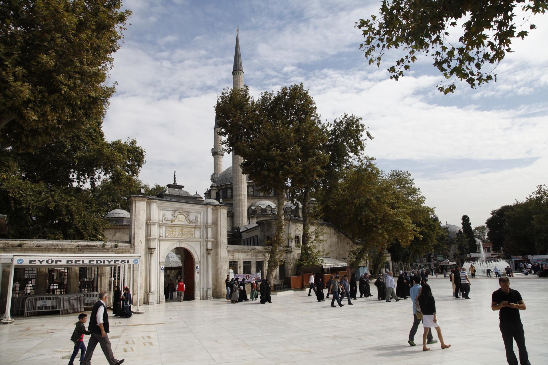 Hagia Sophia, Bosphorus Cruise, Blue Mosque, Balat, Pierre Loti Hill - Thumbnail 8