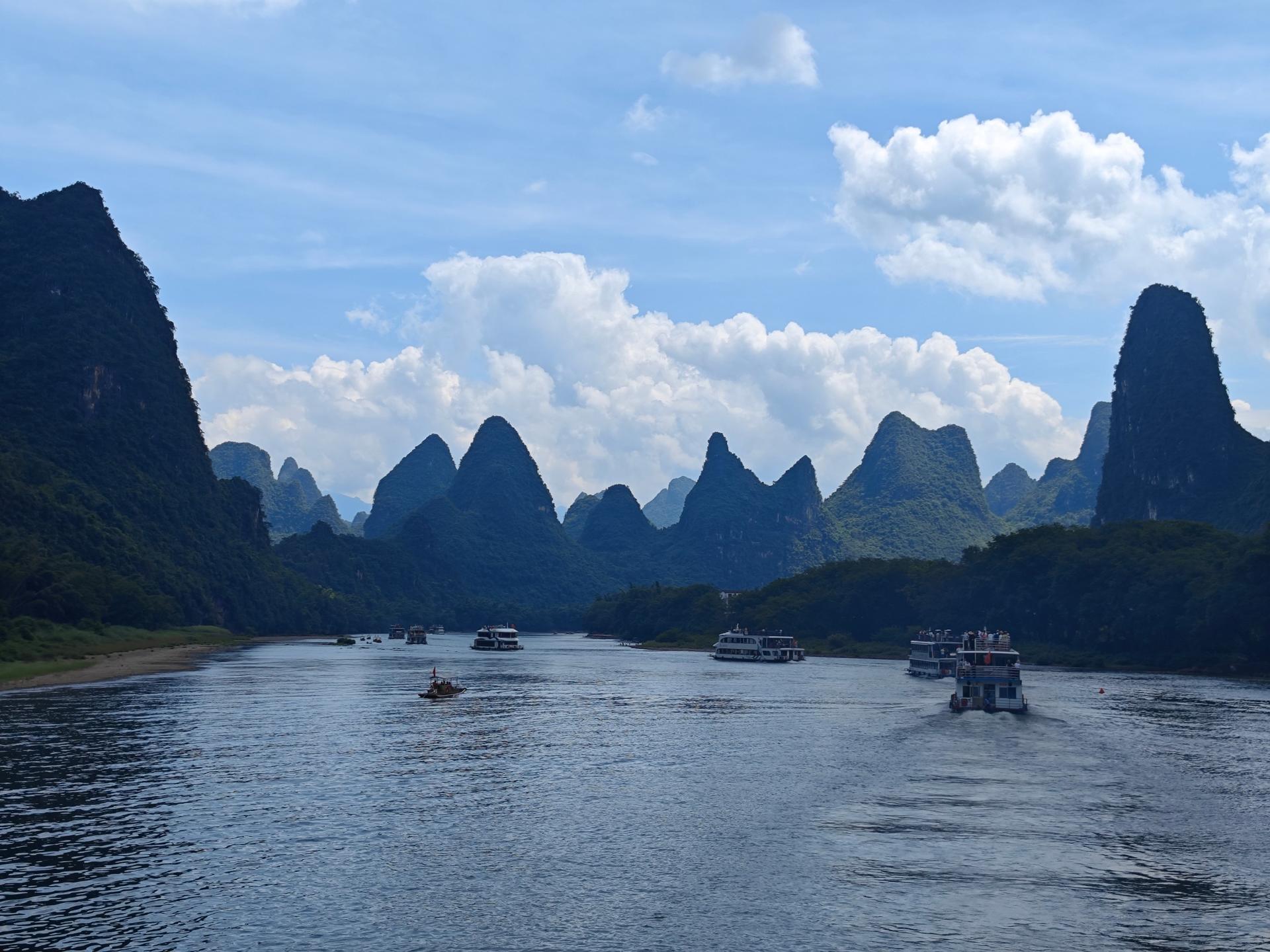 Guilin Yangshuo Li River Day Tour (Four/Three Star Cruise ) - Thumbnail 4