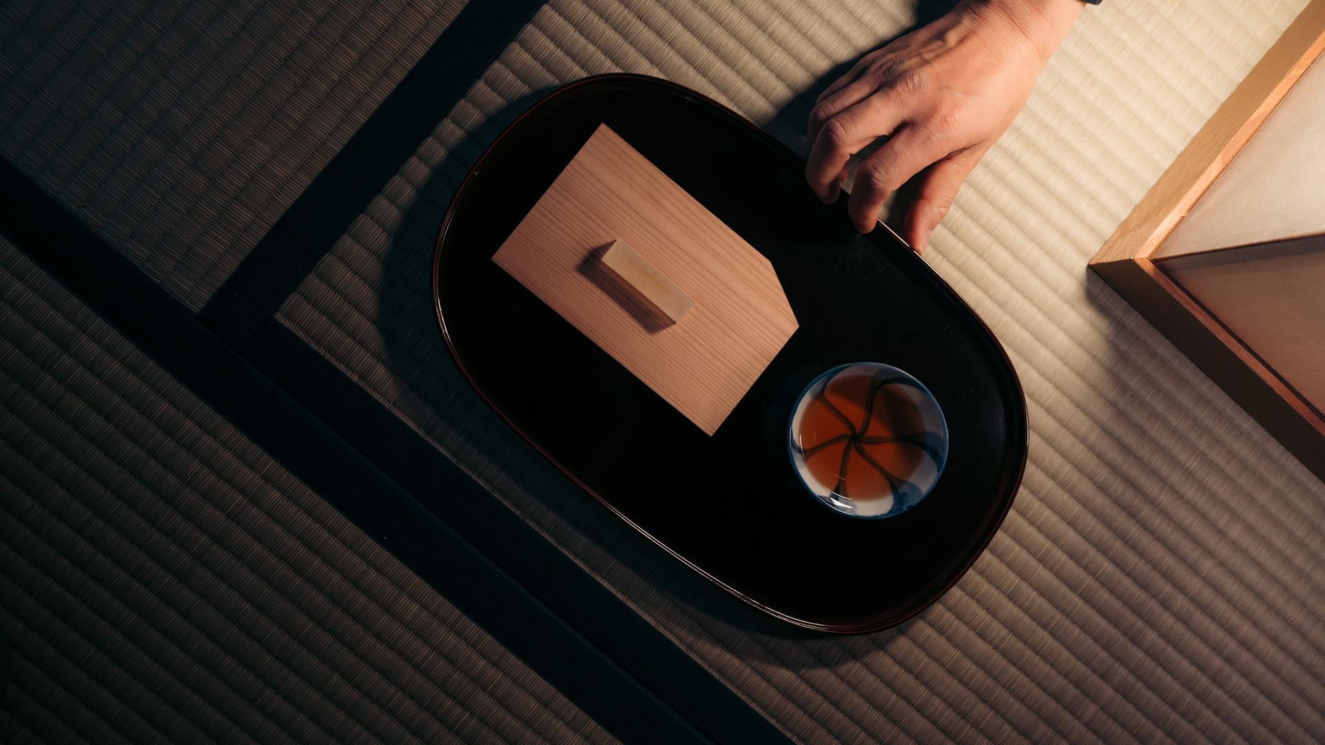 Kyoto: Candlelit Tea Ceremony in a 100-Year-Old Townhouse - Thumbnail 26