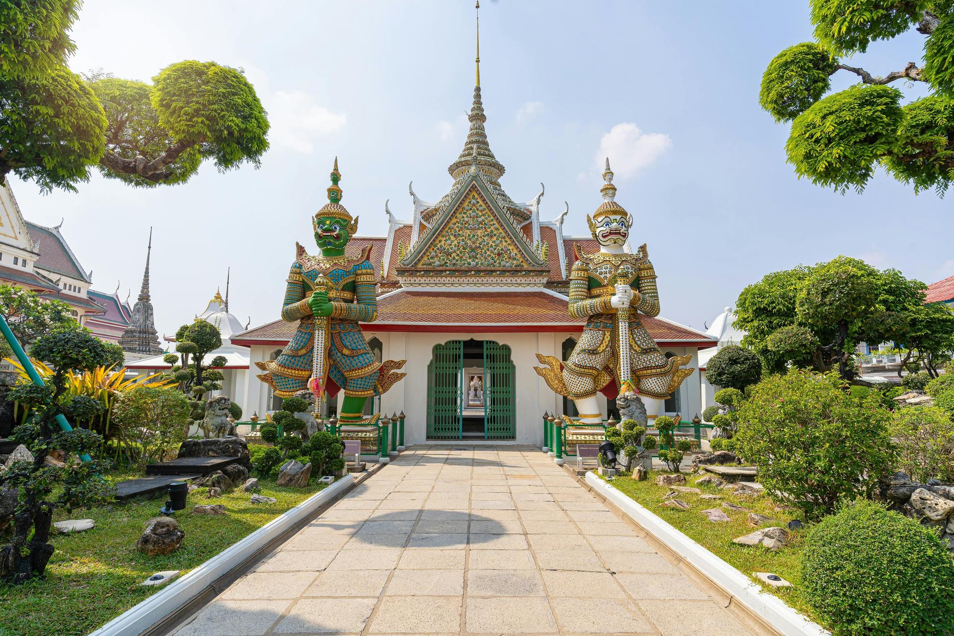 Bangkok City Tour with Express Boat and Famous Temples - Image 1