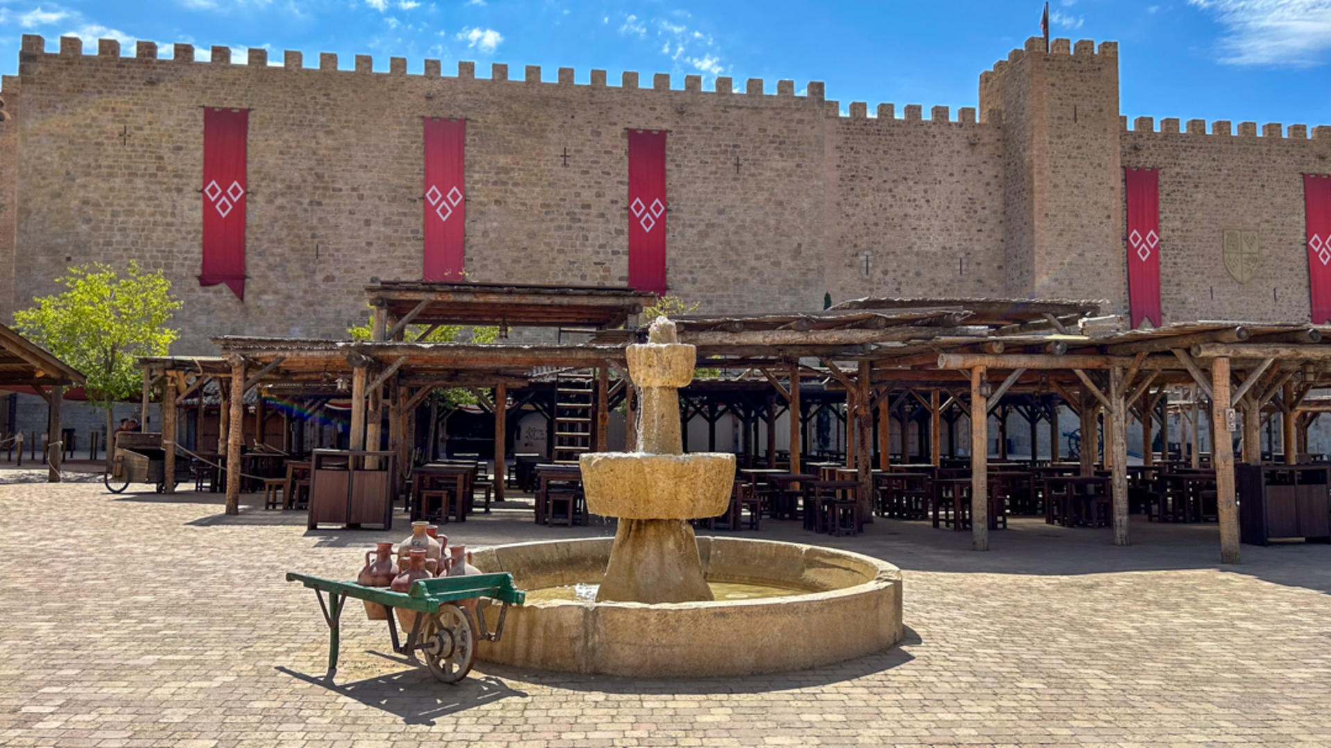 From Madrid: Transfer and tickets to Puy du Fou with Toledo's Dream - Thumbnail 3