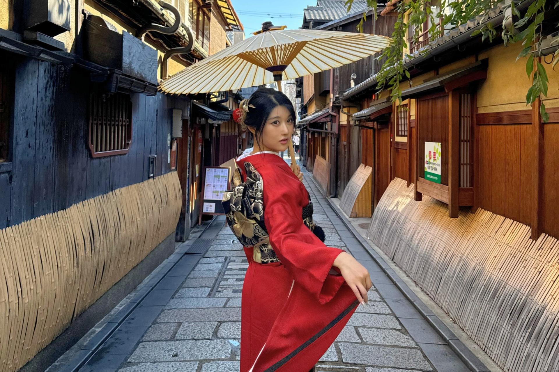 Kyoto, Japan | Gion Kimono Rental Experience (by Rika Kimono) - Thumbnail 11