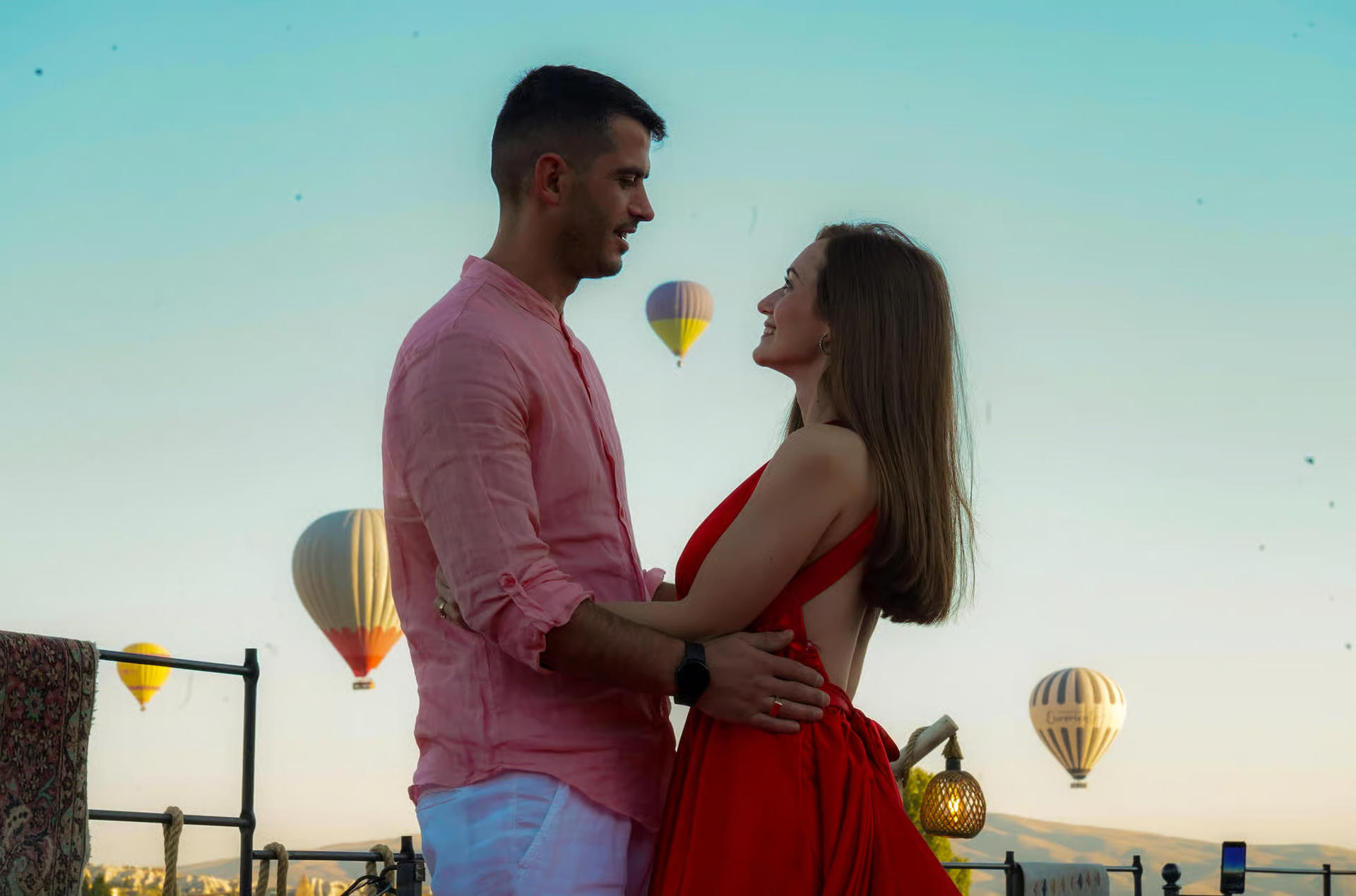 Cappadocia: Rooftop Photoshoot with Hot Air Balloons at Sunrise - Thumbnail 10