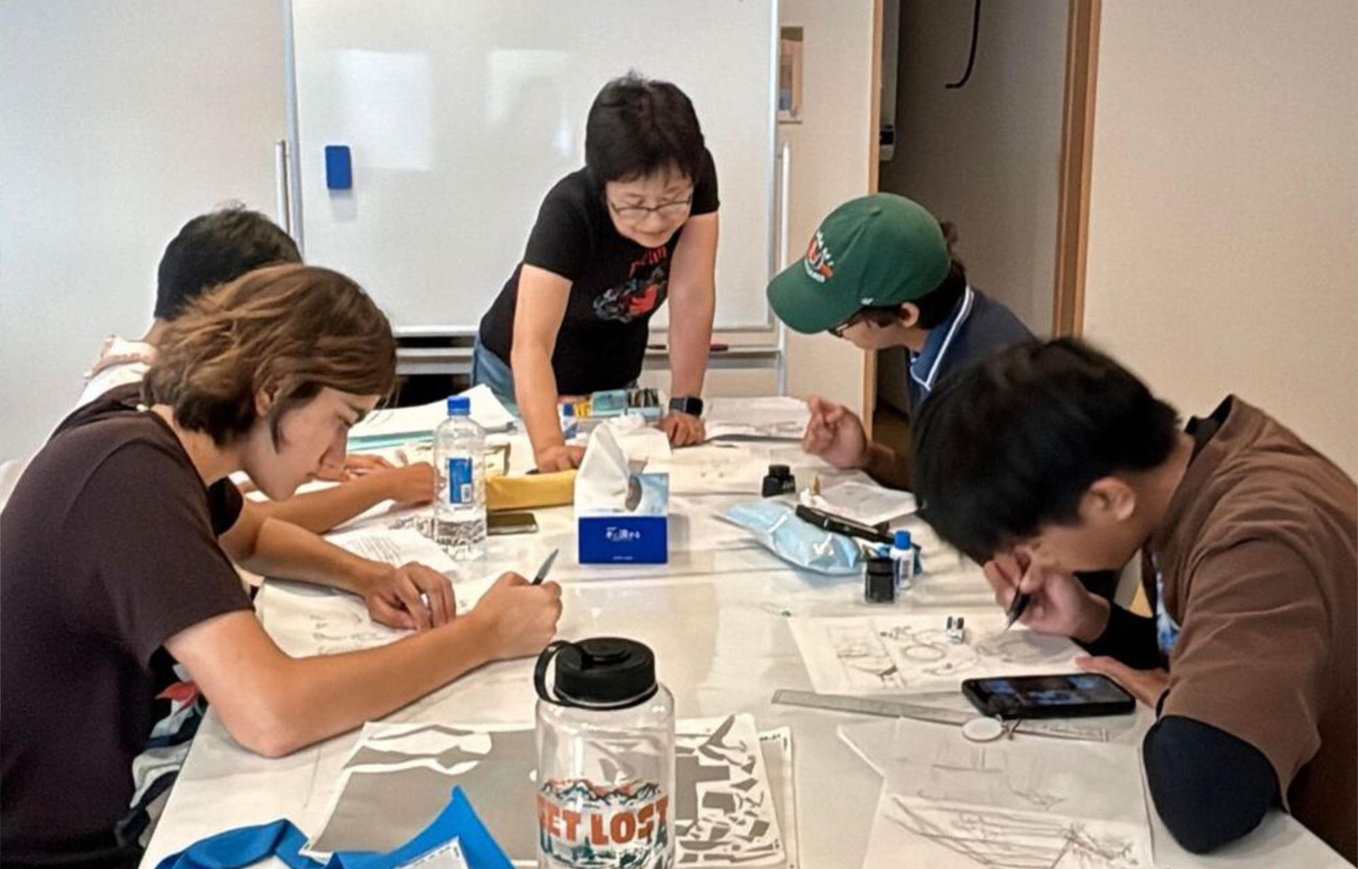 1-Day Manga Experience Workshop in Shinjuku (Beginner Friendly) - Thumbnail 2