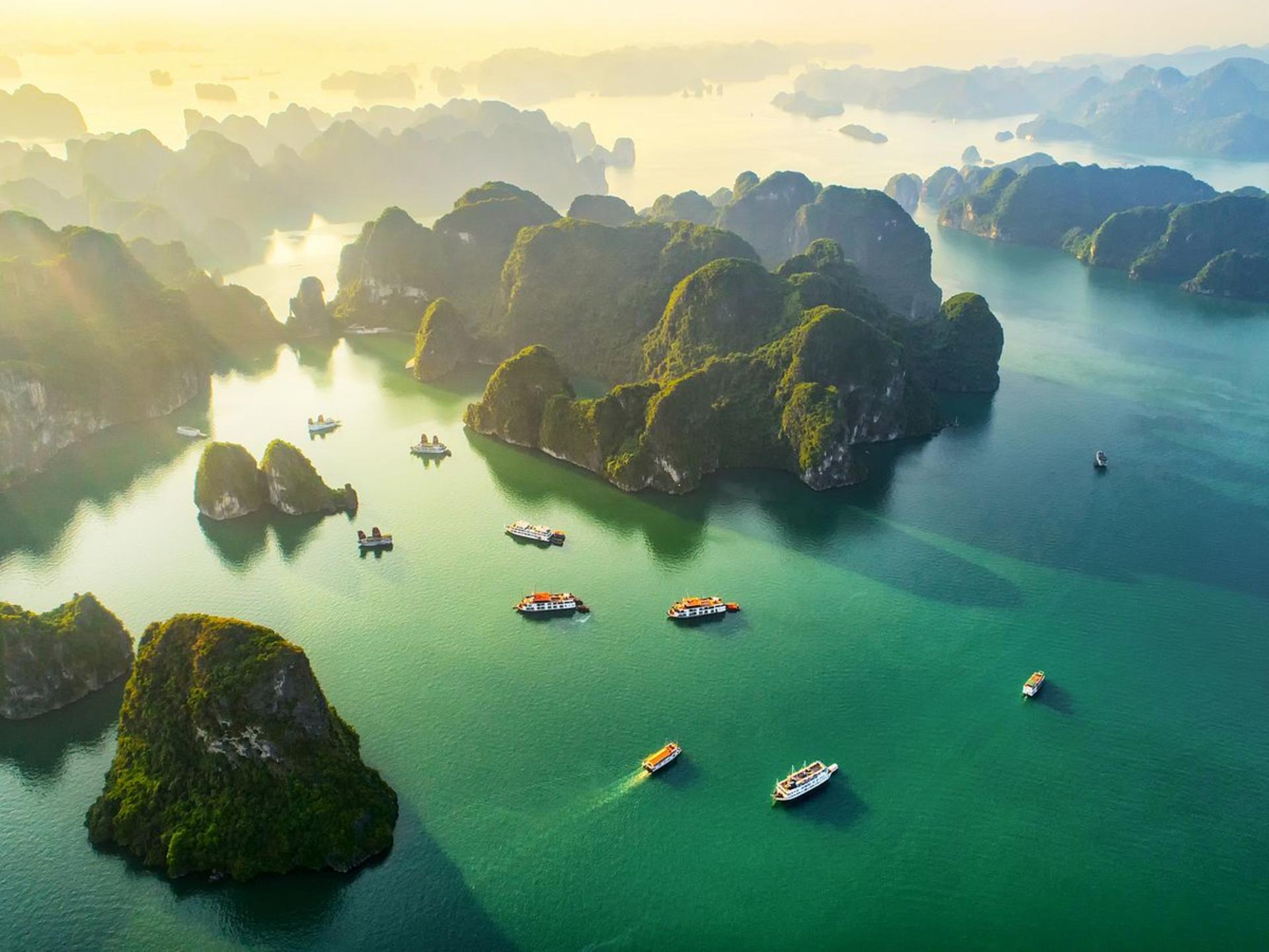 Sky Day Cruise: Ha Long Bay, Sung Sot with Japanese Speaking Guide - Thumbnail 9