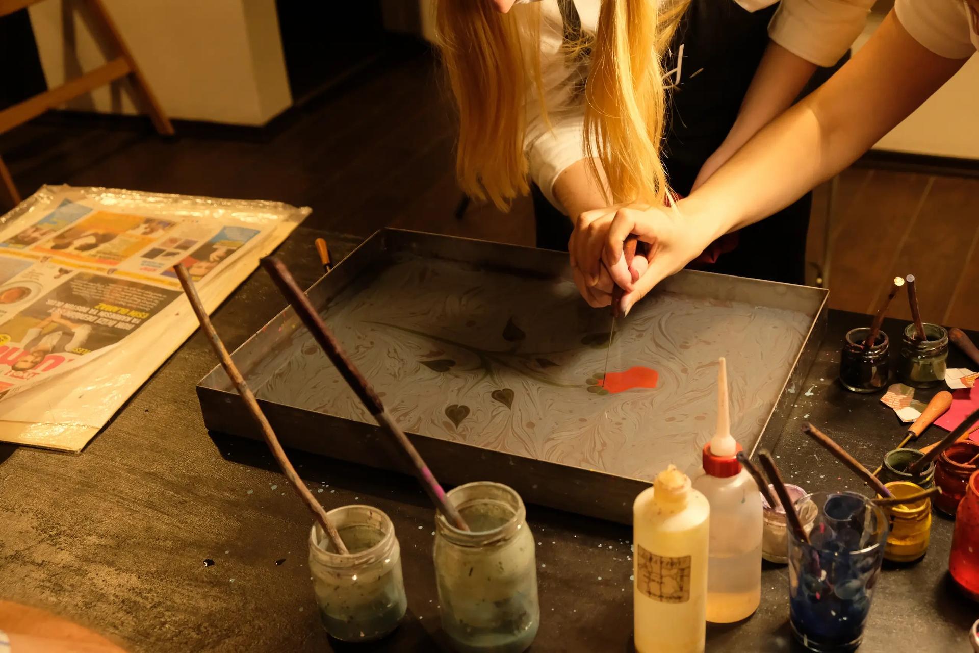 Istanbul: Traditional Ebru (Water Marbling) Workshop UNESCO Heritage - Thumbnail 5