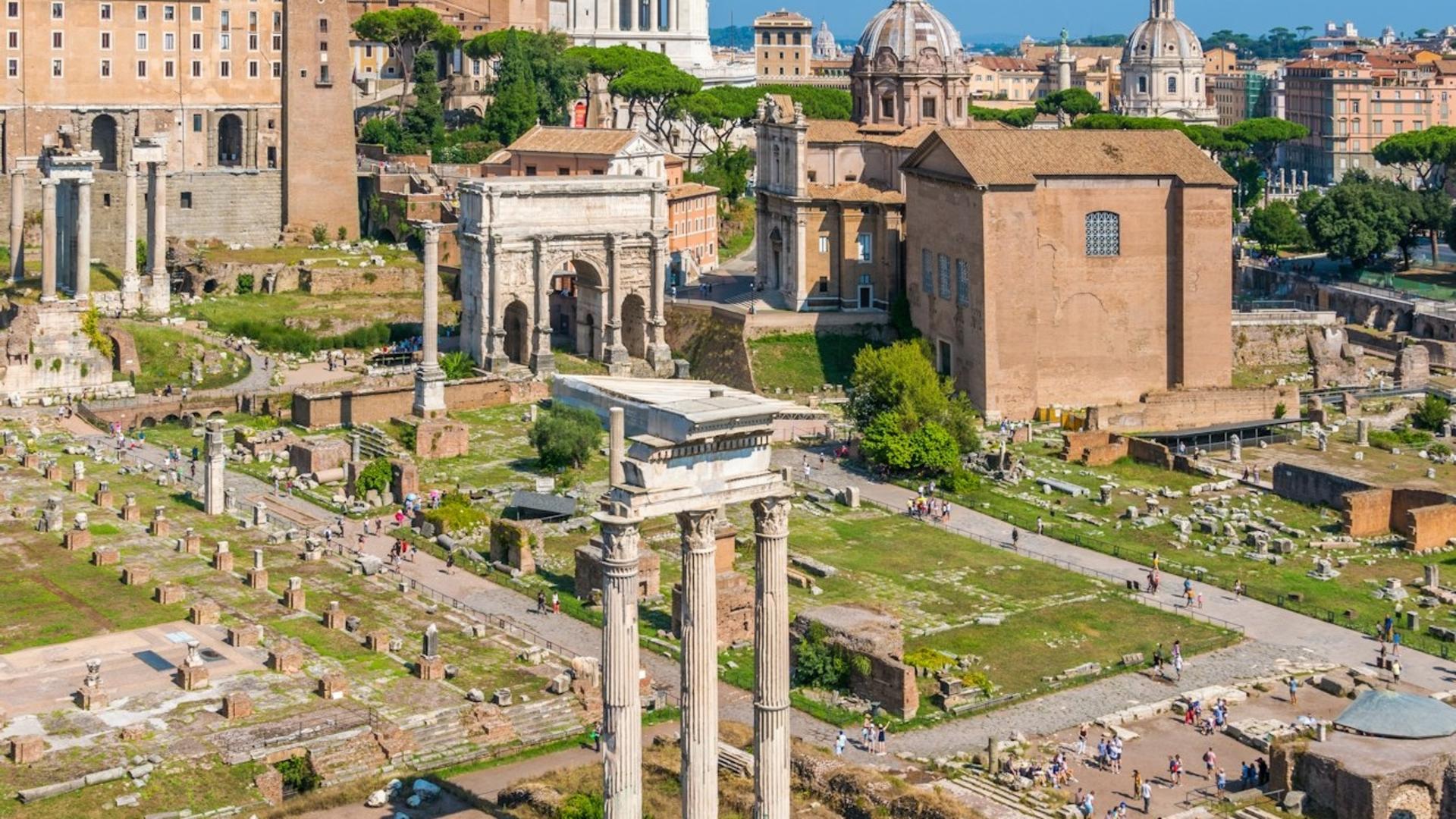 Colosseum and Roman Forum Guided Tour - Thumbnail 2