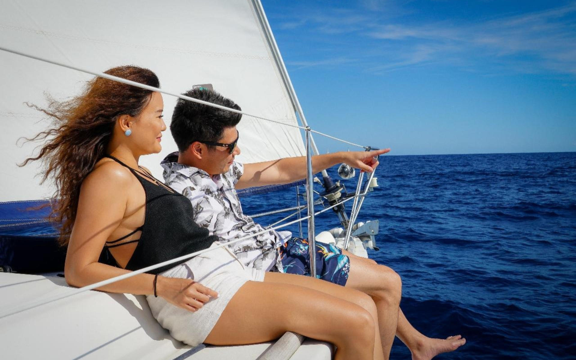 Sailing Cruise with Tapas & Open Bar in Barcelona - Image 1