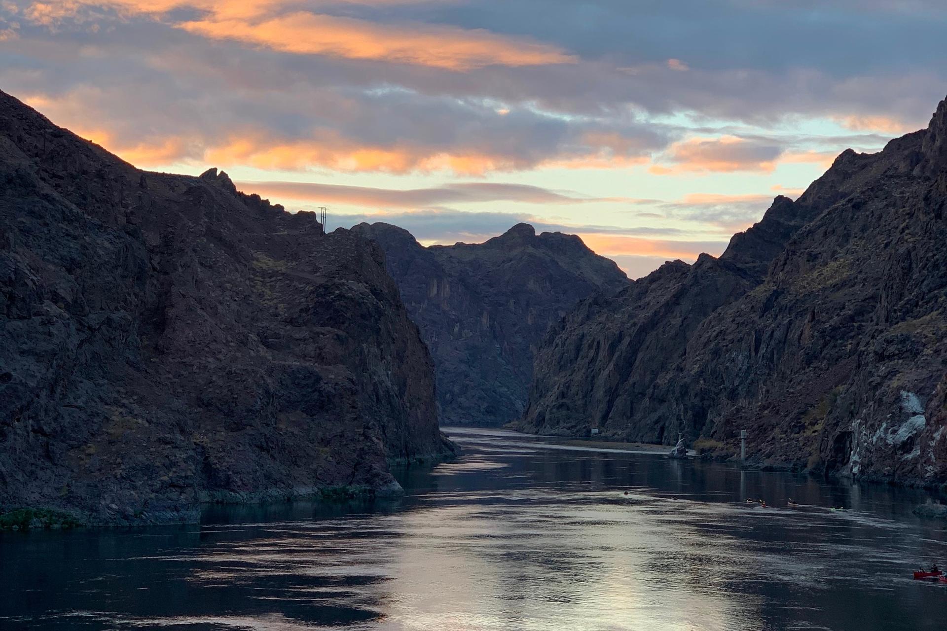 Moonlight Kayak Tour from Las Vegas with Shuttle - Thumbnail 4