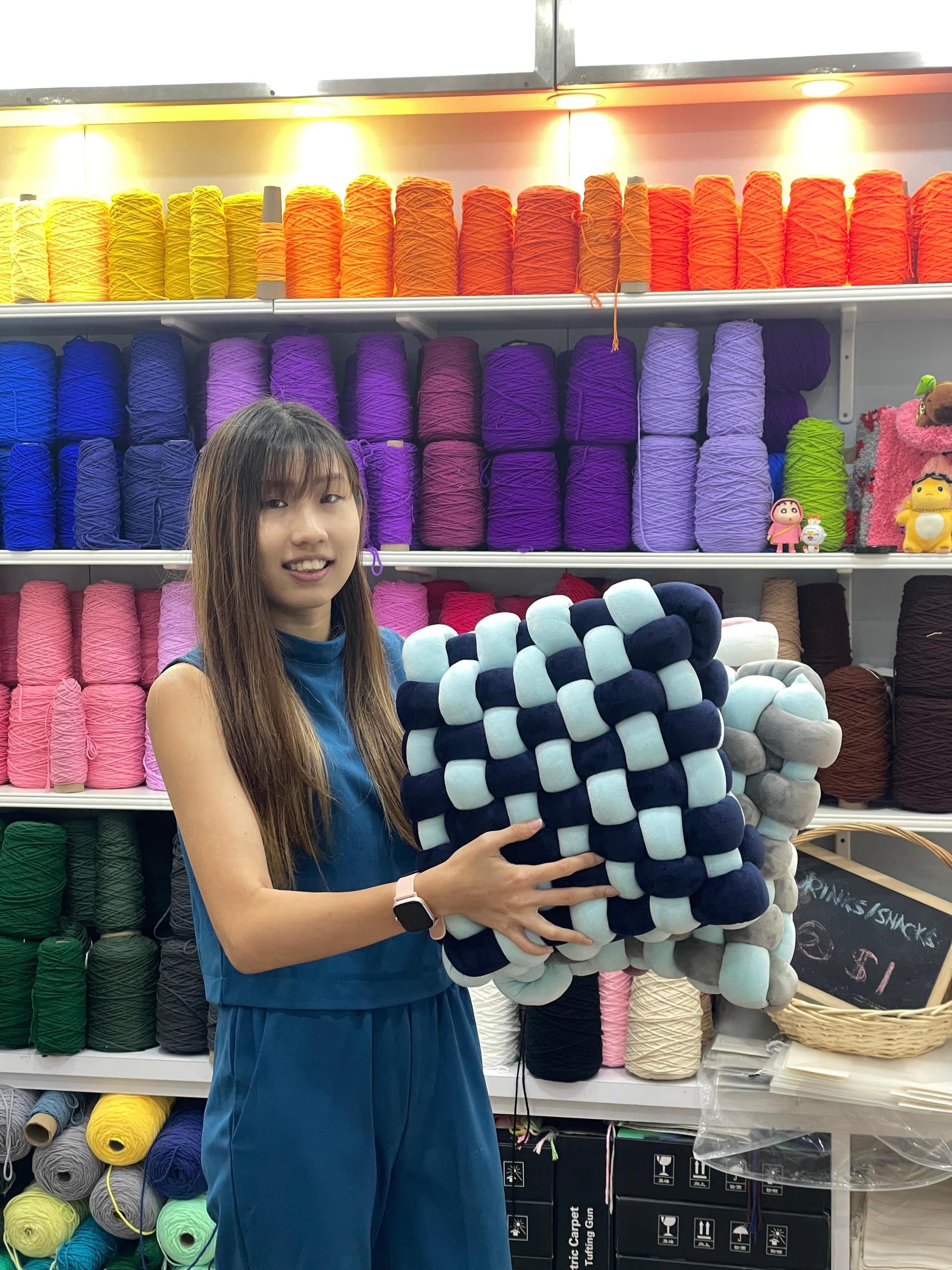 Handknit Cloud Pillow Workshop - Image 1