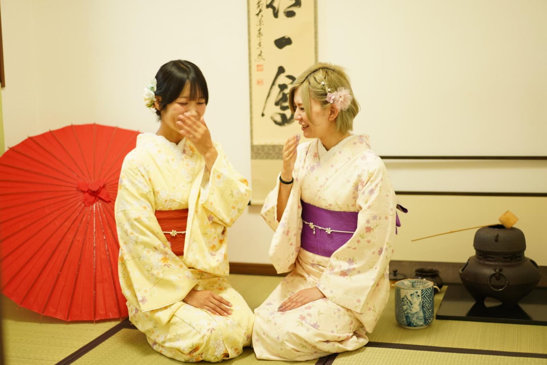 Kyoto Tea Ceremony & Matcha Making: TIA Fushimi Inari Shop - Thumbnail 9