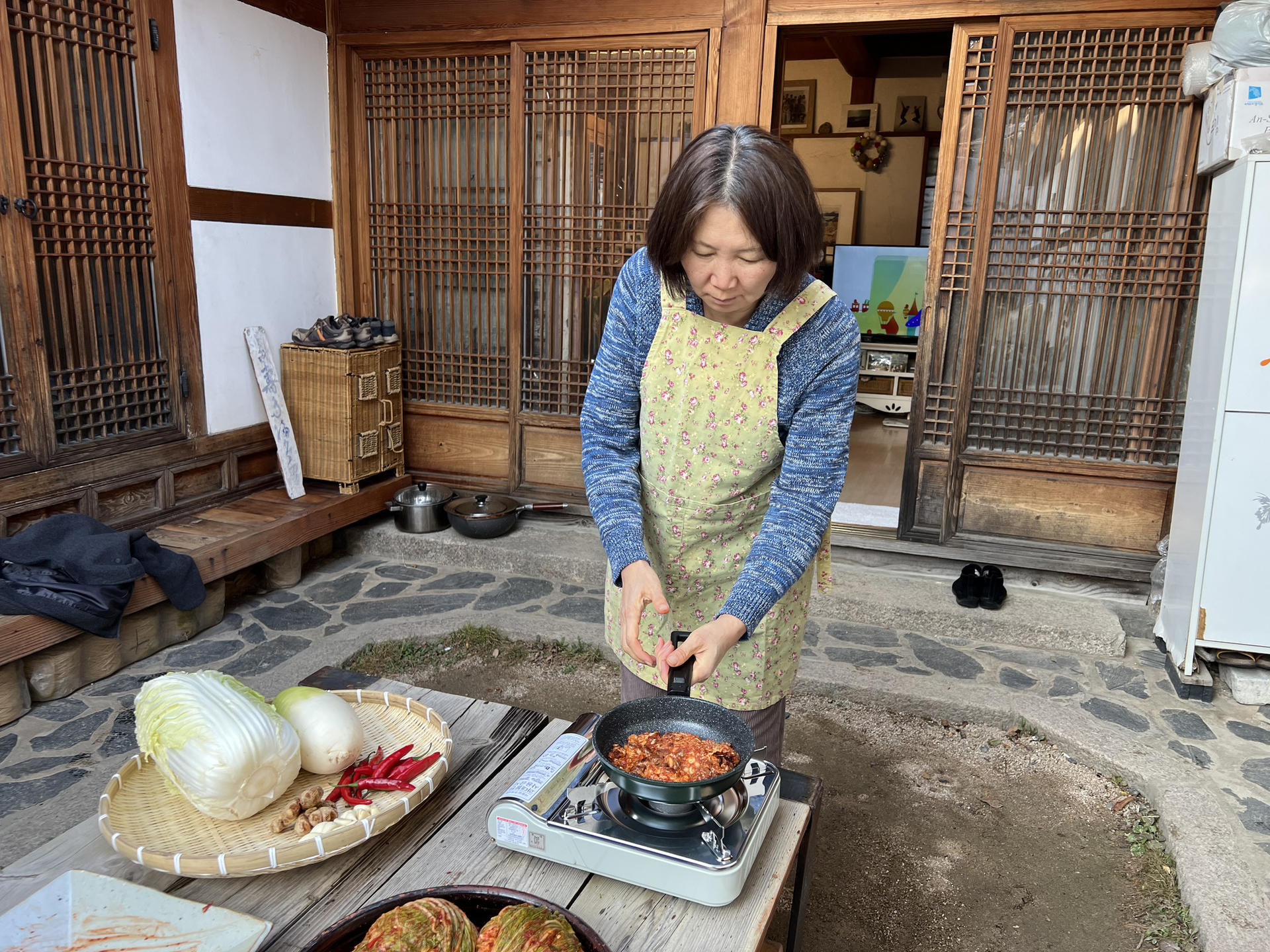 Kimchi Cooking Class in Traditional Hanok House & Donate Kimchi - Thumbnail 13
