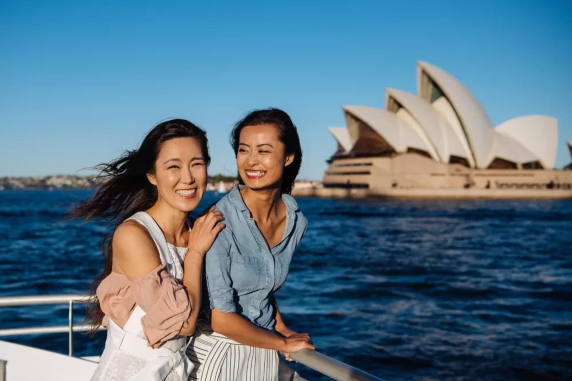 1.5 Hour Sydney Harbour Sightseeing Cruise Tour - Thumbnail 4