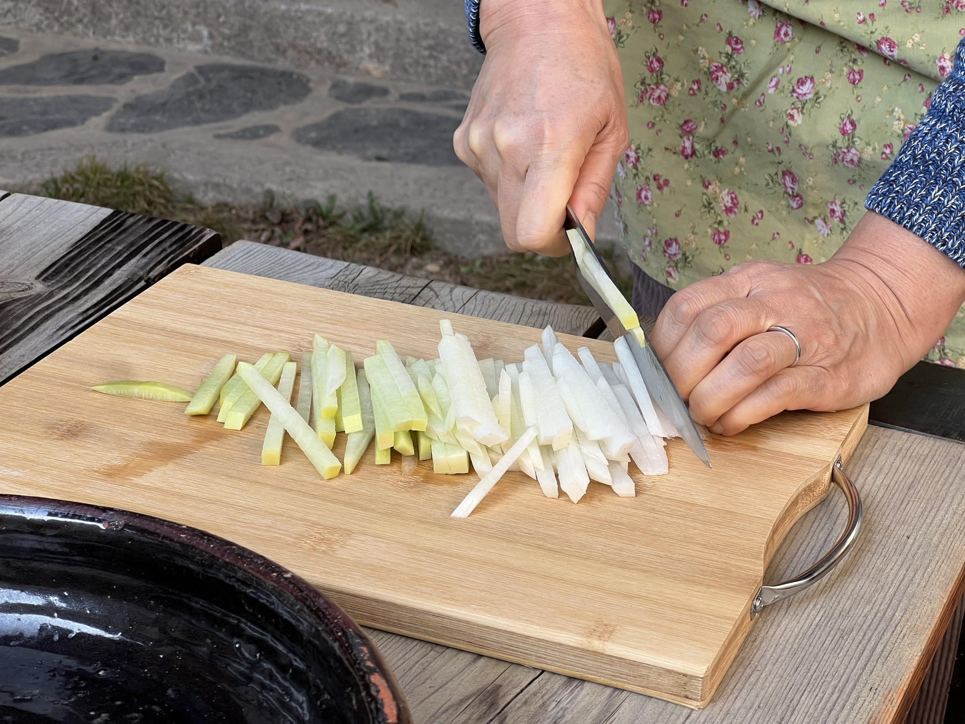 Kimchi Cooking Class in Traditional Hanok House & Donate Kimchi - Thumbnail 5
