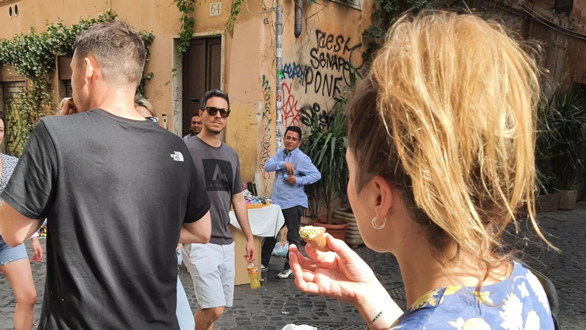 Trastevere street food and sightseeing tour in Rome - Thumbnail 3