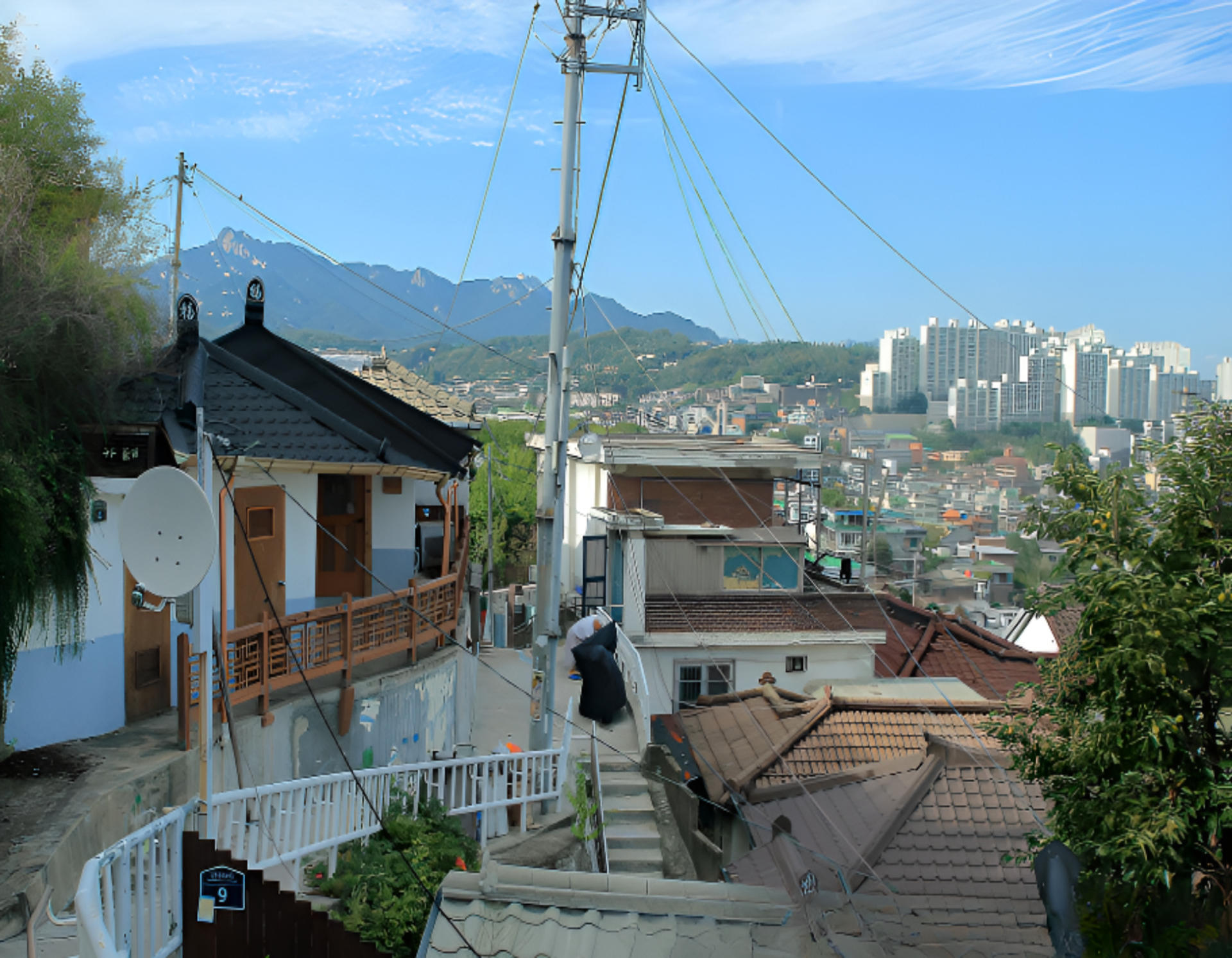 Seoul Walking Tour : Naksan Night views & City Wall Mural Village - Thumbnail 7