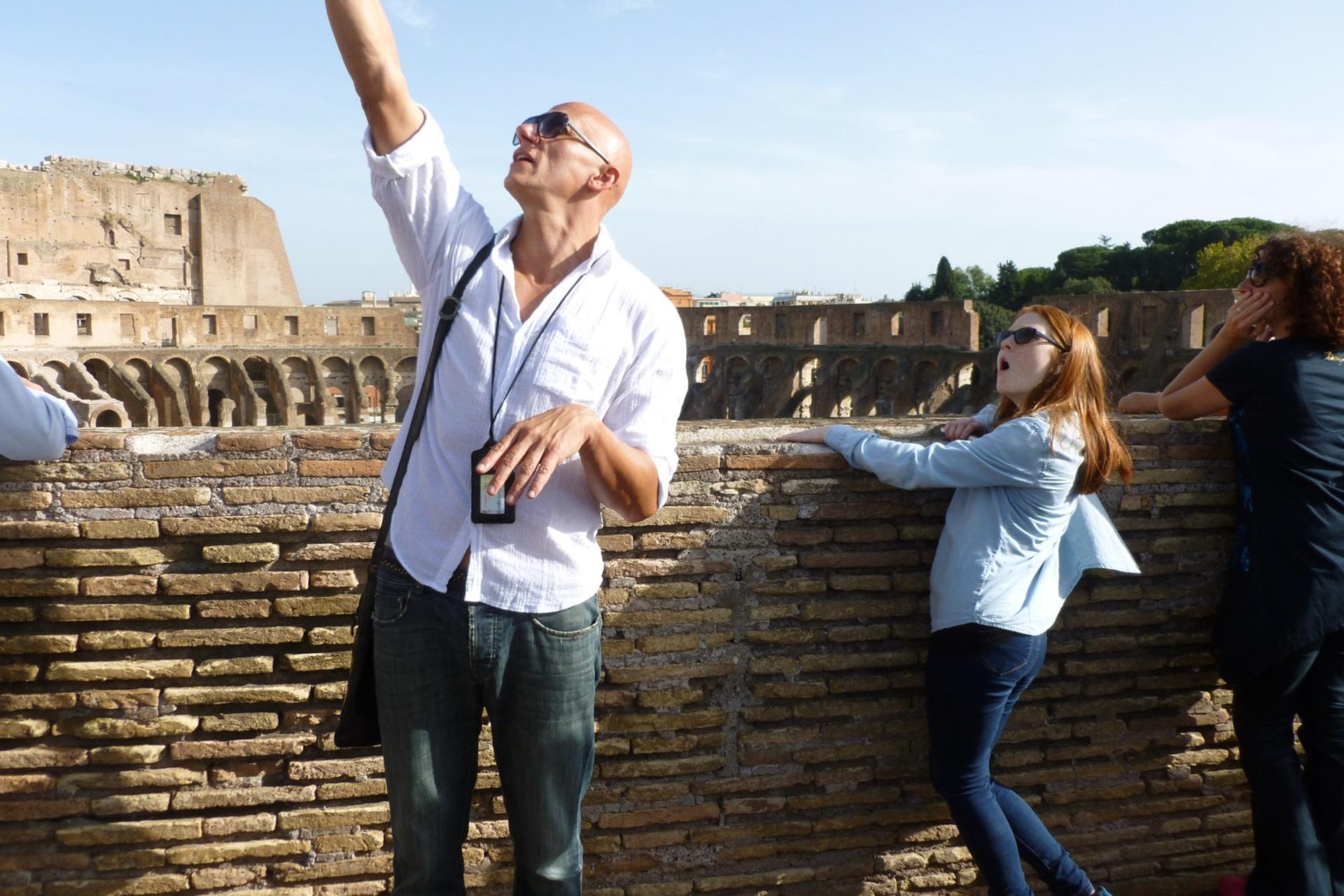 Colosseum, Roman Forum and Palatine Hill private tour in Rome - Thumbnail 5