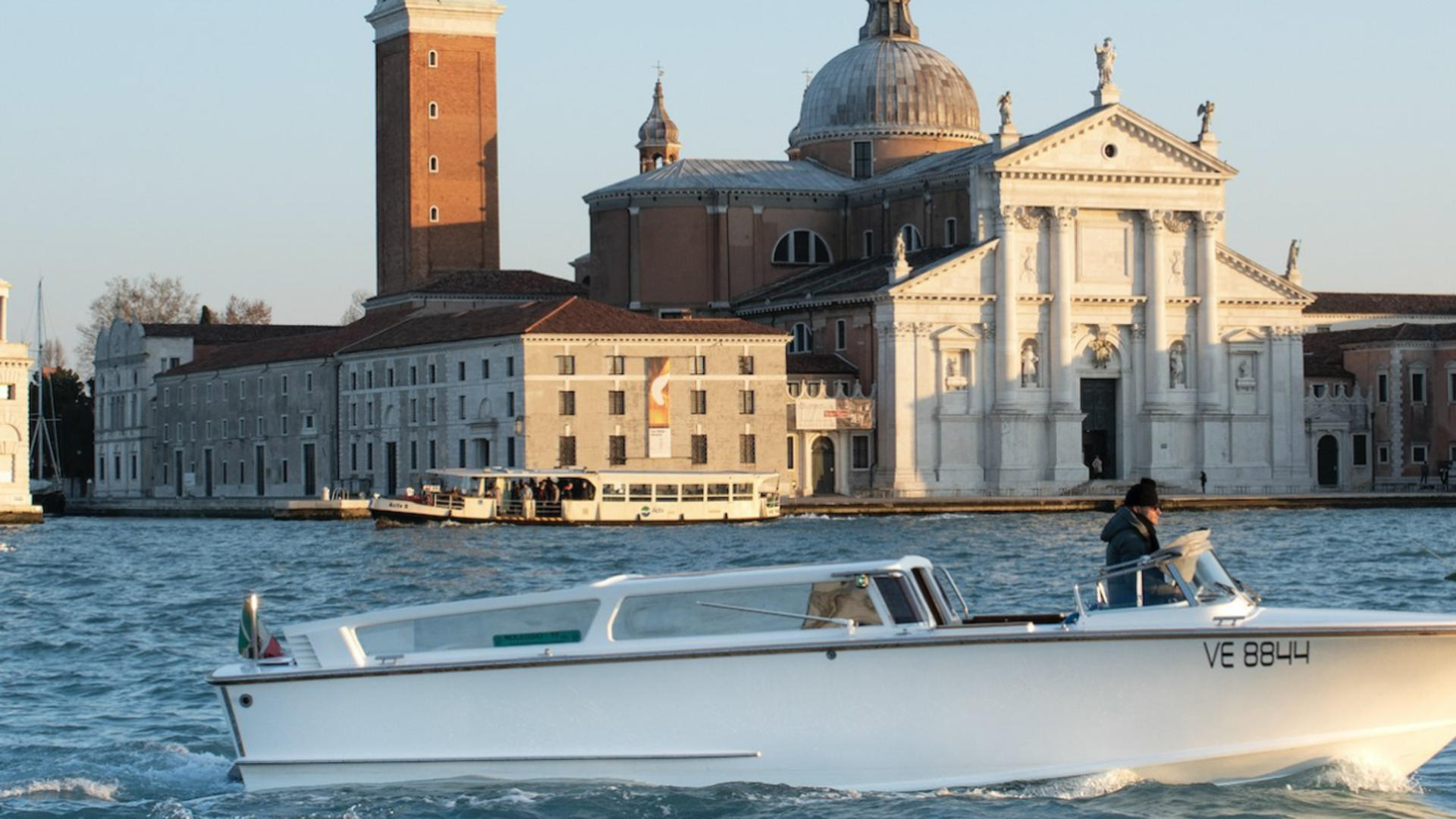 Marco Polo Airport water taxi  - Thumbnail 5