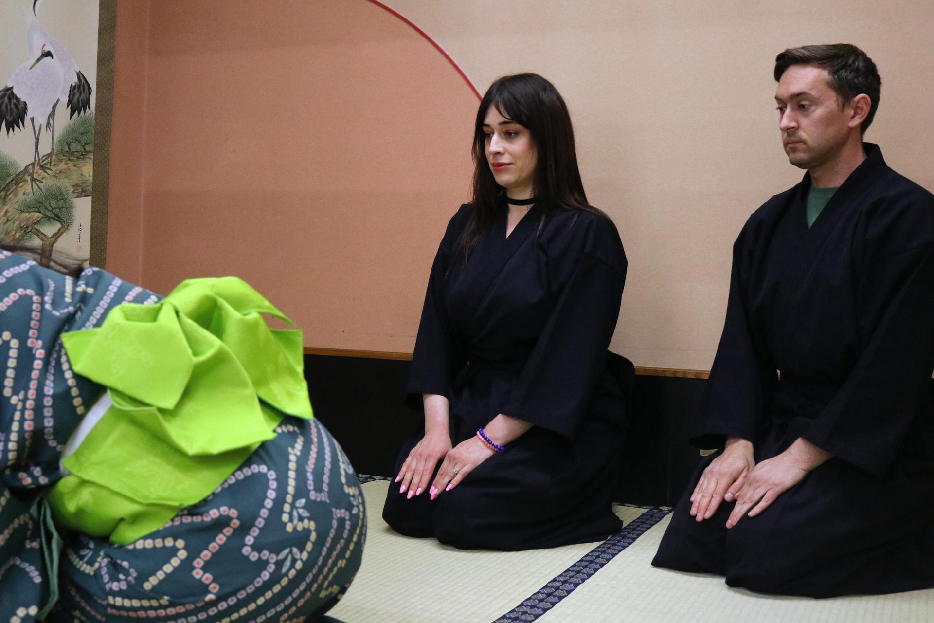 Learn Zen of Making tea Matcha,enjyoing Wagashi in kimono set - Thumbnail 8