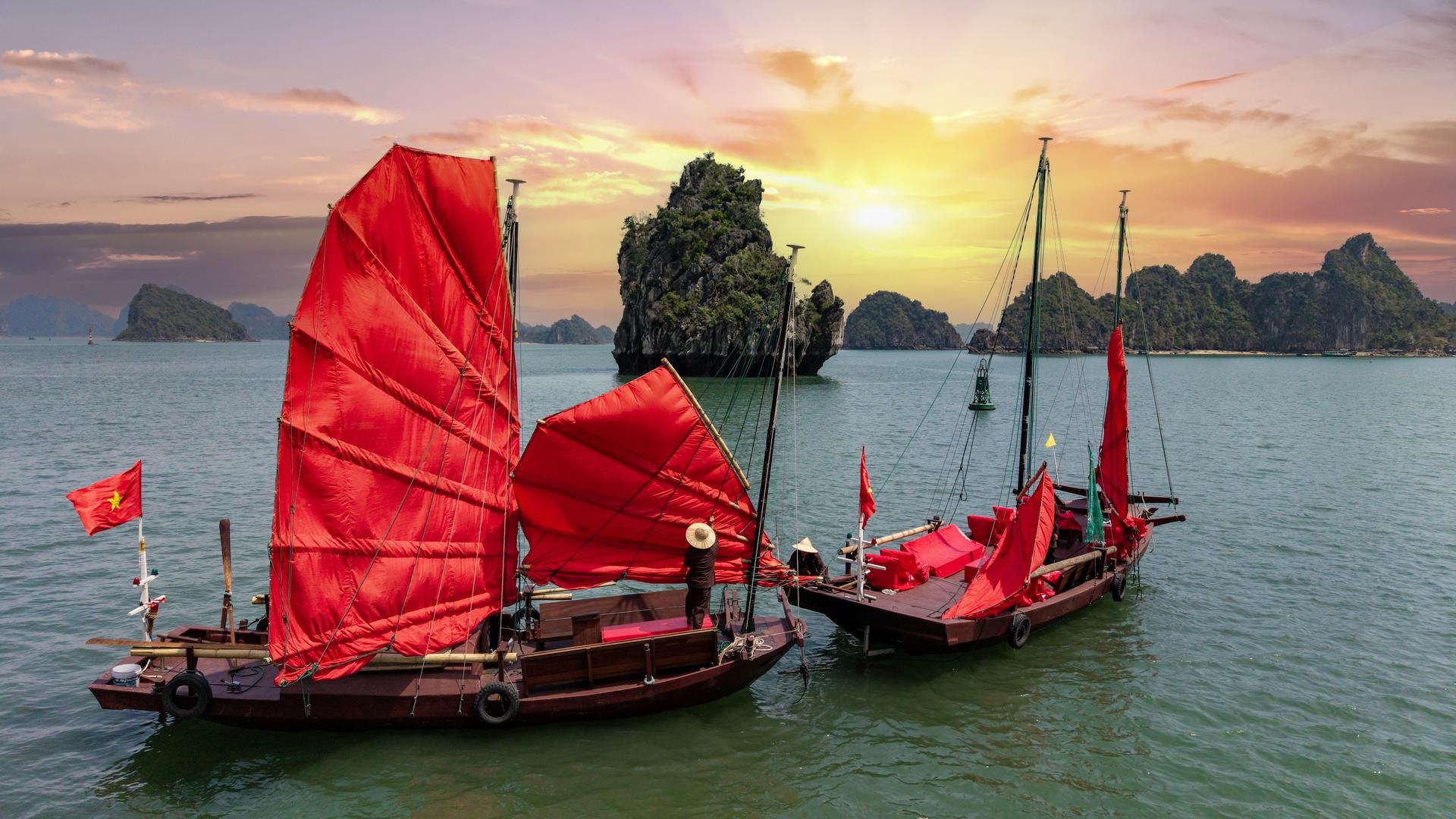 Three-walled Sailboat Sightseeing Ha Long Tour - Thumbnail 2