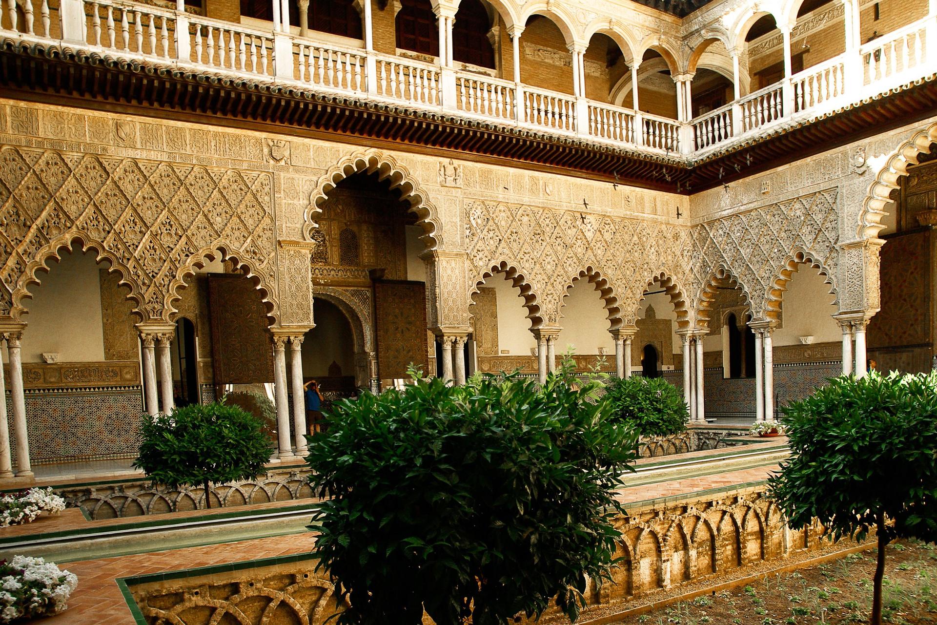 Royal Alcazar Guided Tour in Seville - Thumbnail 9
