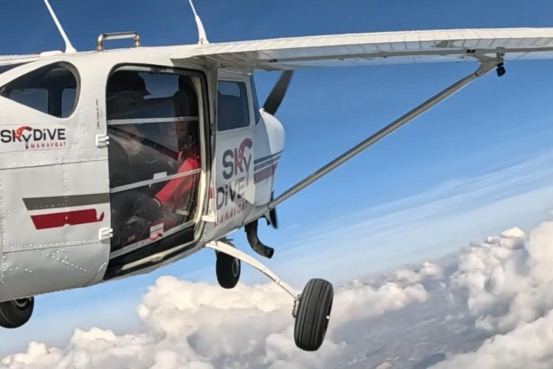 Skydive Antalya: Manavgat Tandem Jump Experience with Transfers - Thumbnail 7