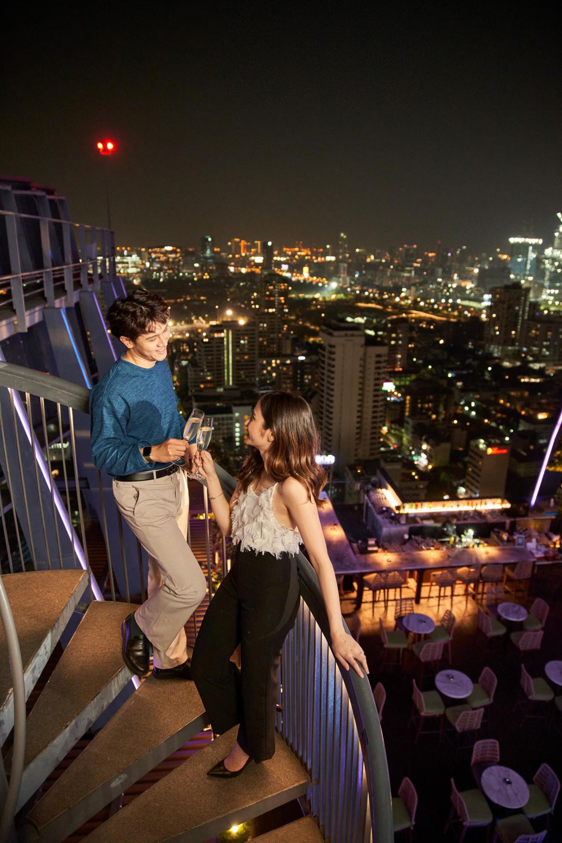Spectrum Lounge & Bar at Hyatt Regency Bangkok Sukhumvit   - Thumbnail 13